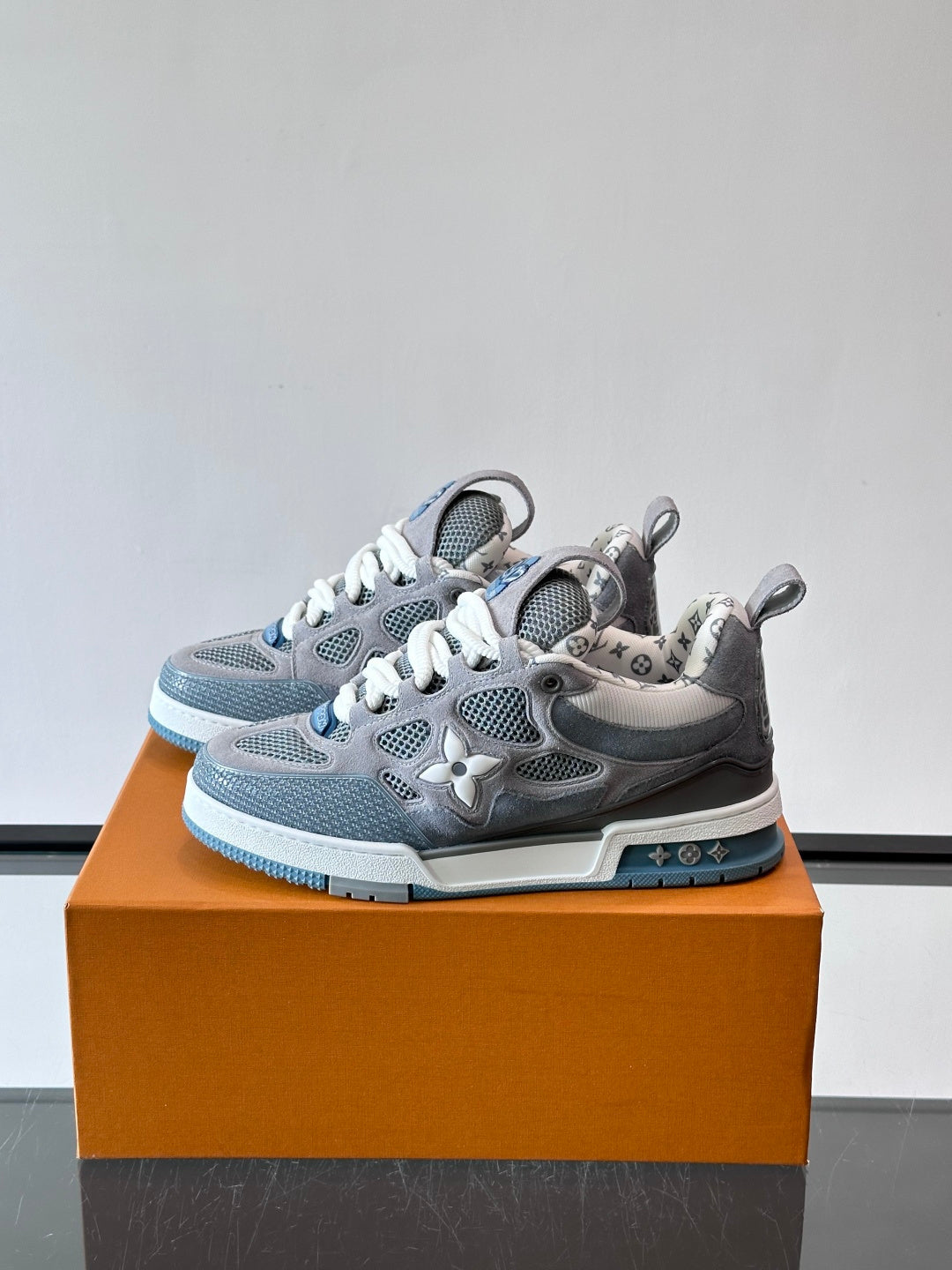 GREY AND BLUE LACE-UP SNEAKERS WITH MESH DETAILING