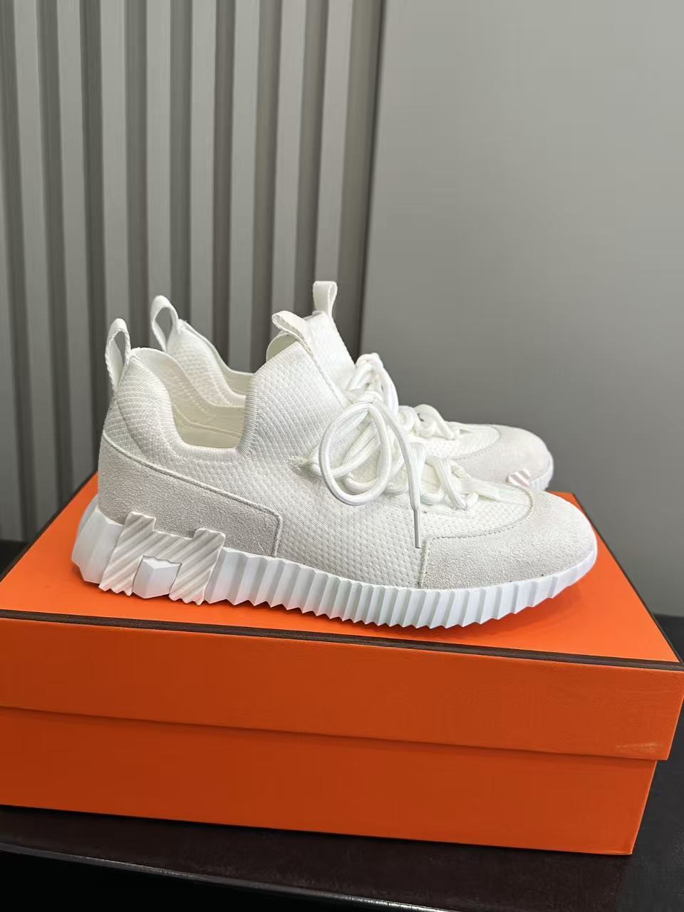 ALL-WHITE TECH-KNIT SNEAKERS WITH SUEDE PANELS & SCULPTED SOLE