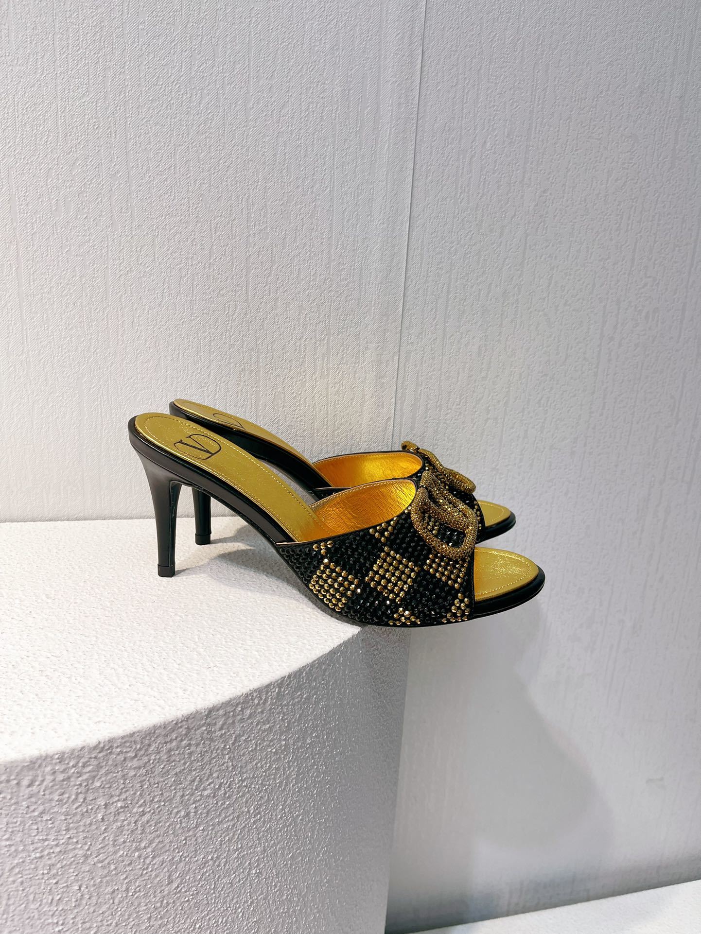 CRYSTAL EMBELLISHED MULE HEELS – BLACK & GOLD