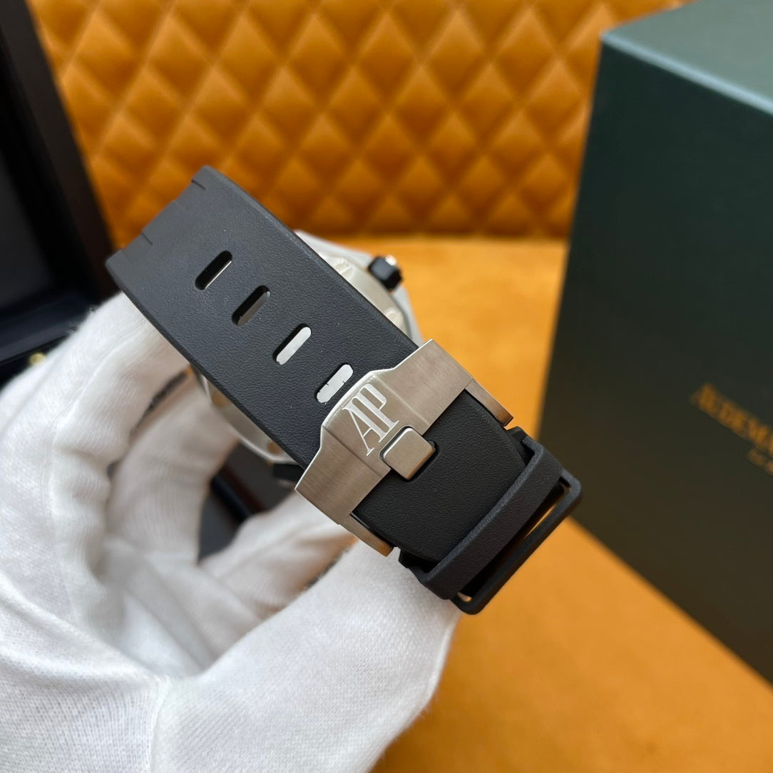 SPORT LUXURY RUBBER STRAP WATCH