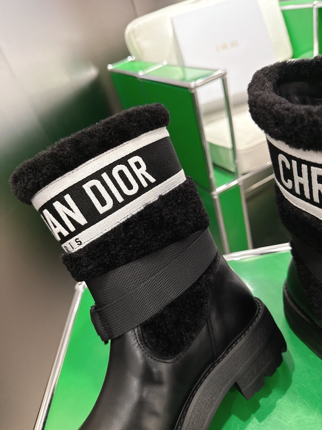 BLACK LEATHER BOOTS WITH FLEECE CUFF AND CHUNKY SOLE