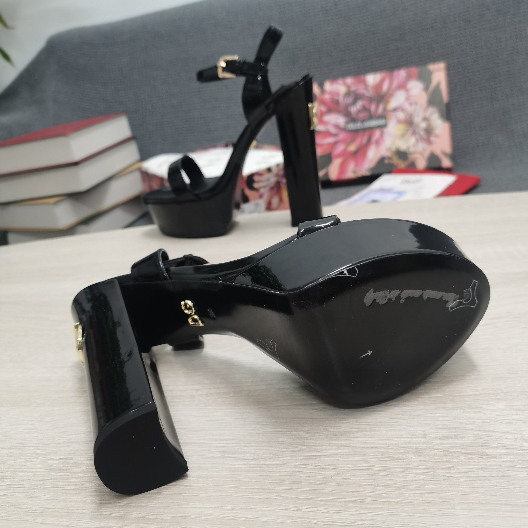 BLACK PATENT PLATFORM STRAPPY HEEL SANDALS