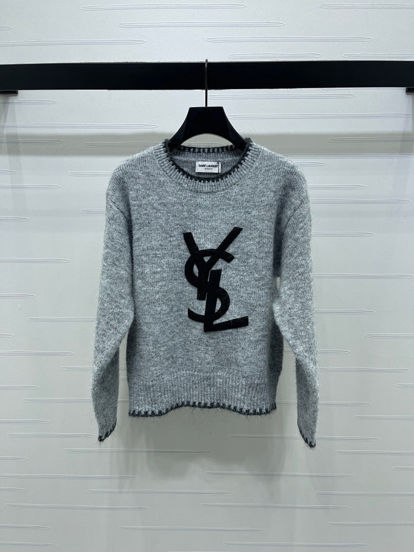 LOGO CREW NECK KNIT SWEATER