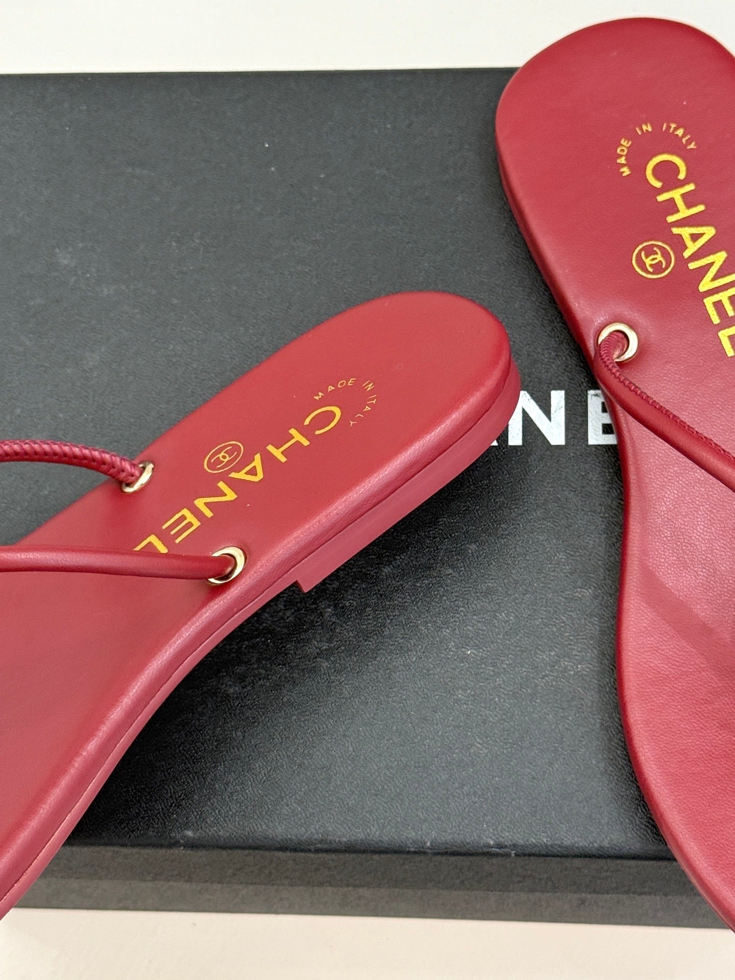 RED MINIMAL THONG SANDALS