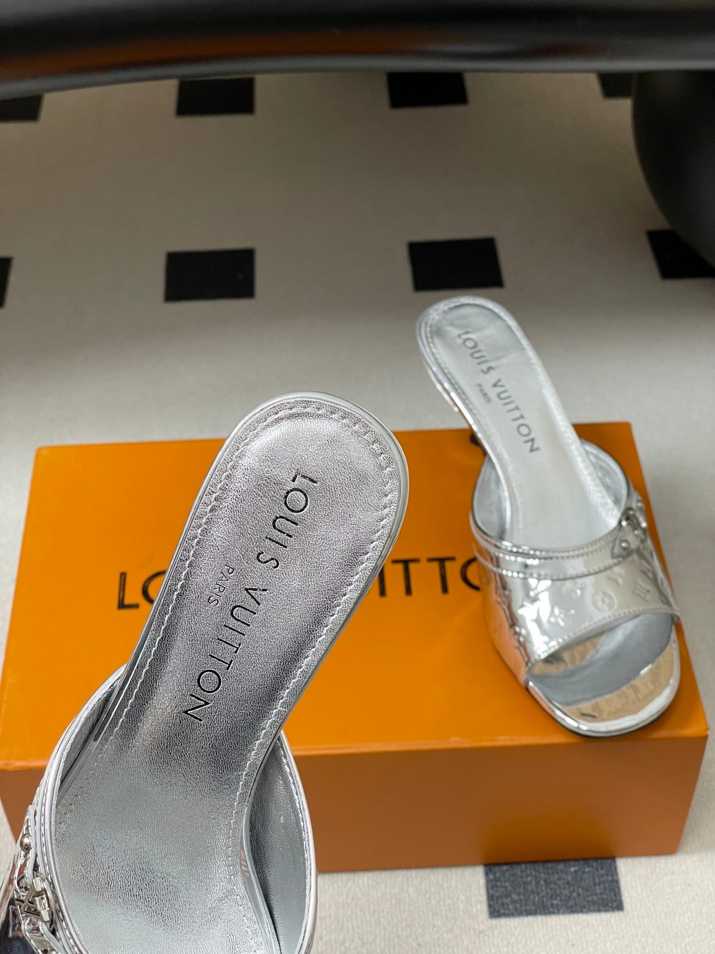 SILVER METALLIC EMBOSSED OPEN-TOE HEELS