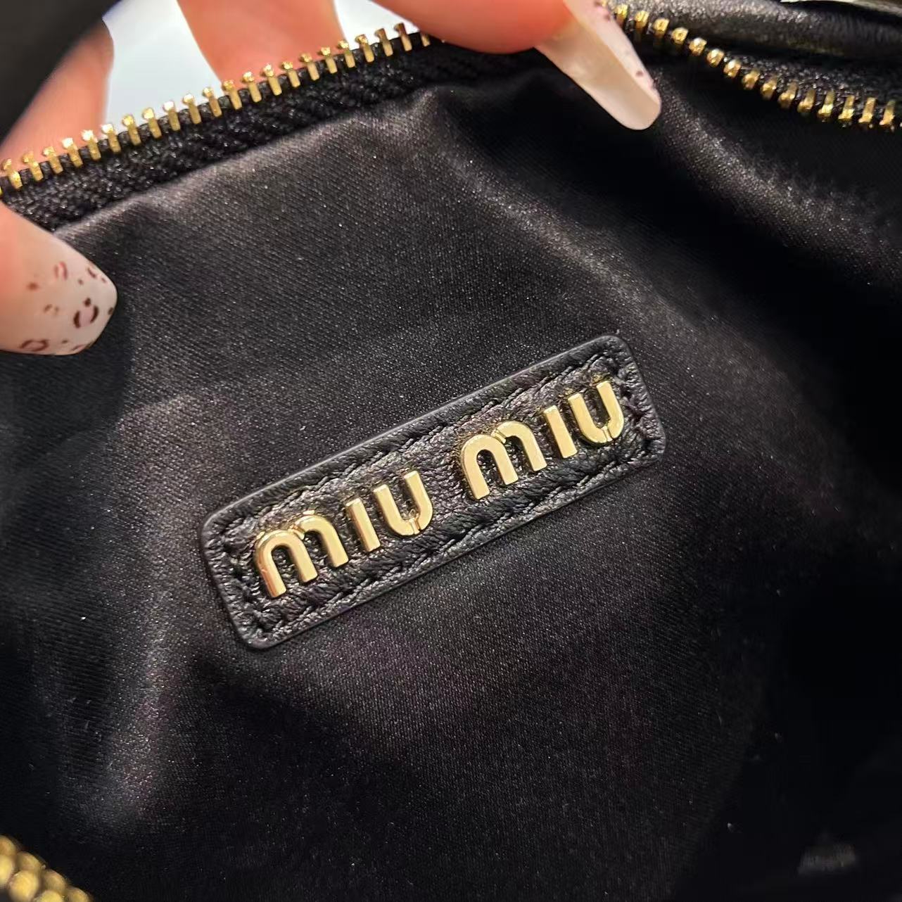 BLACK MATELASSÉ MINI HOBO SHOULDER BAG