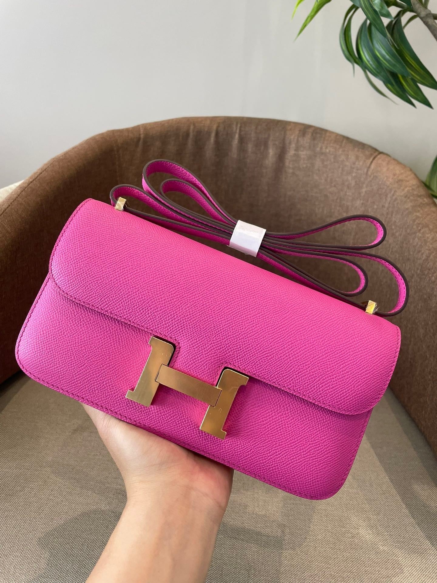 FUCHSIA STRUCTURED CROSSBODY BAG