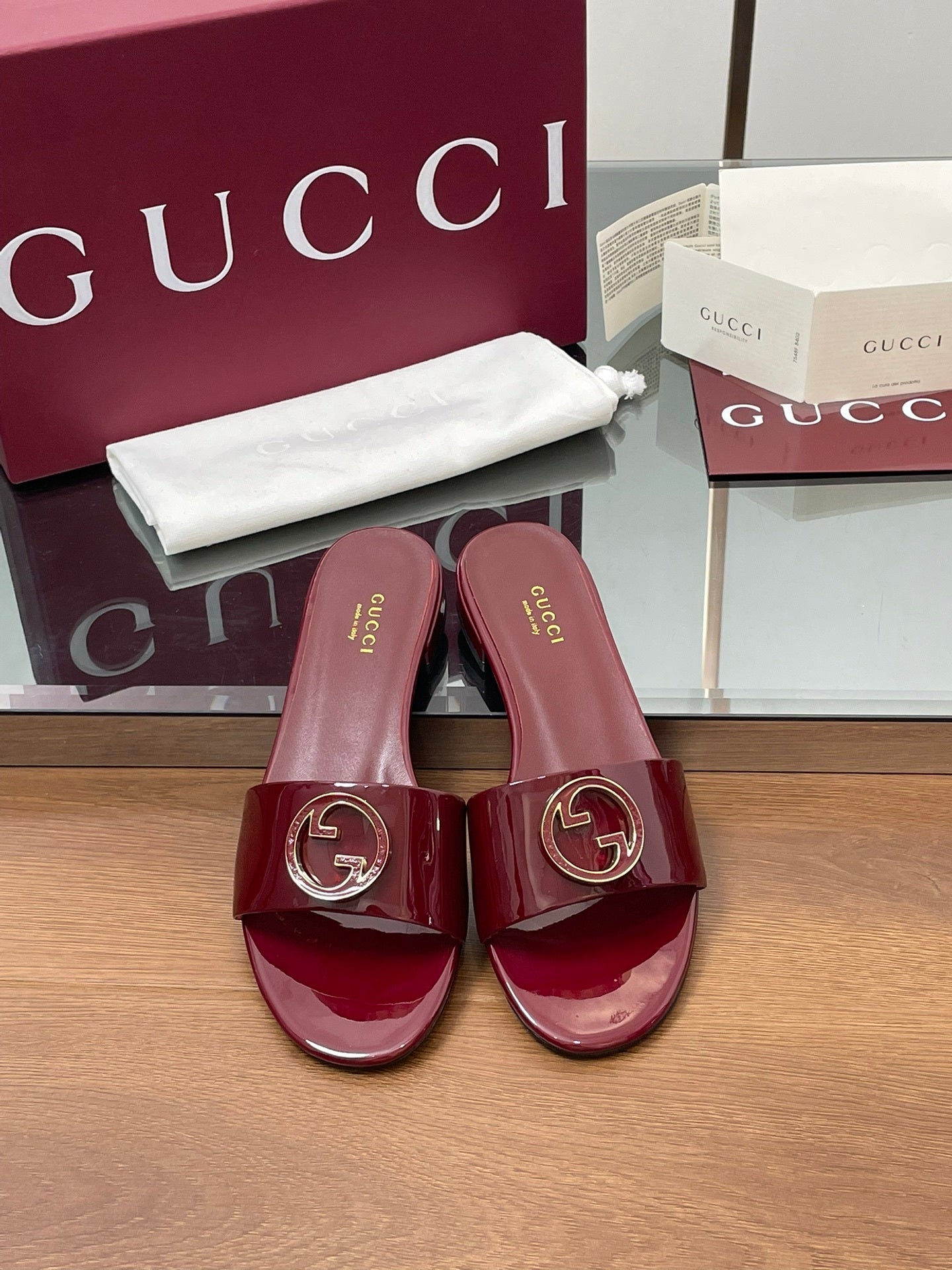 RED PATENT LOGO SLIDES