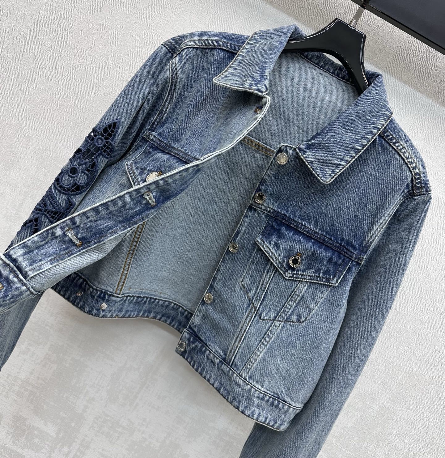 DENIM SET WITH EMBROIDERED DETAILS – JACKET & MINI SKIRT