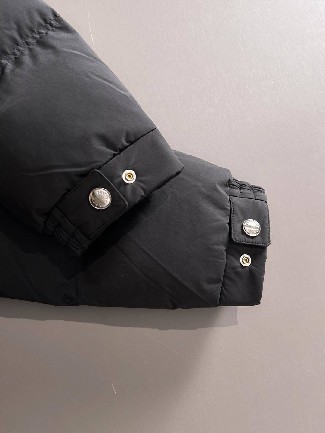 BLACK PADDED PUFFER JACKET WITH HOOD