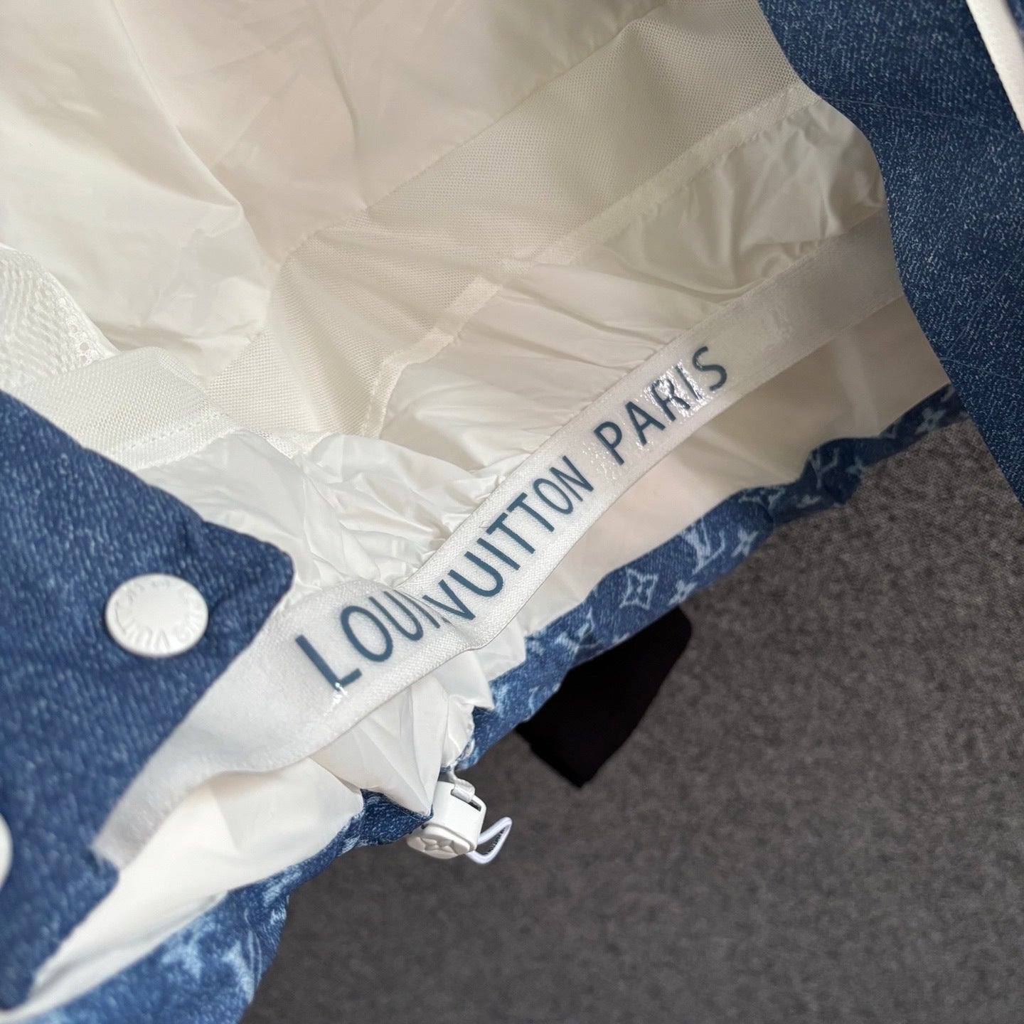 ALL-OVER PATTERN PUFFER JACKET WITH HOOD