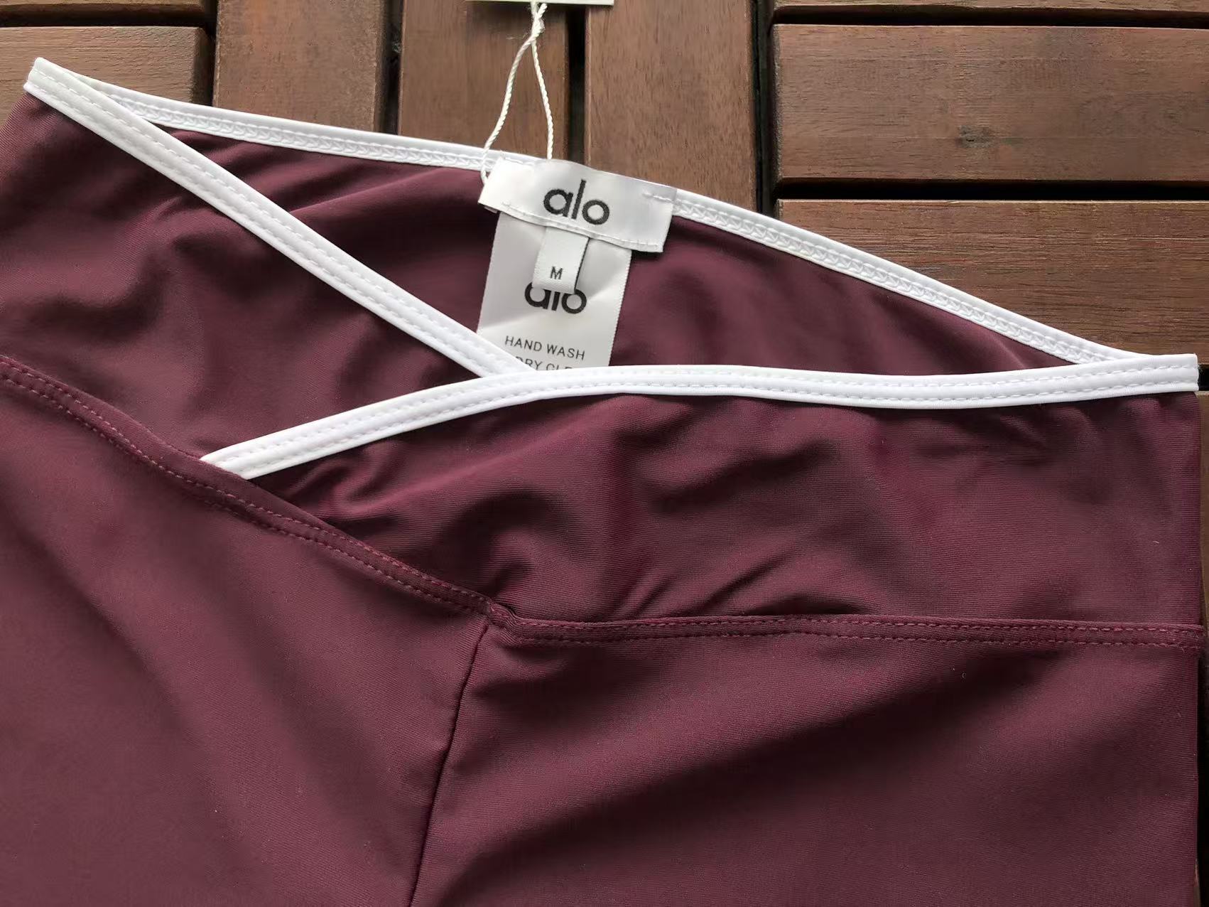 SPORT BRA & LEGGINGS SET