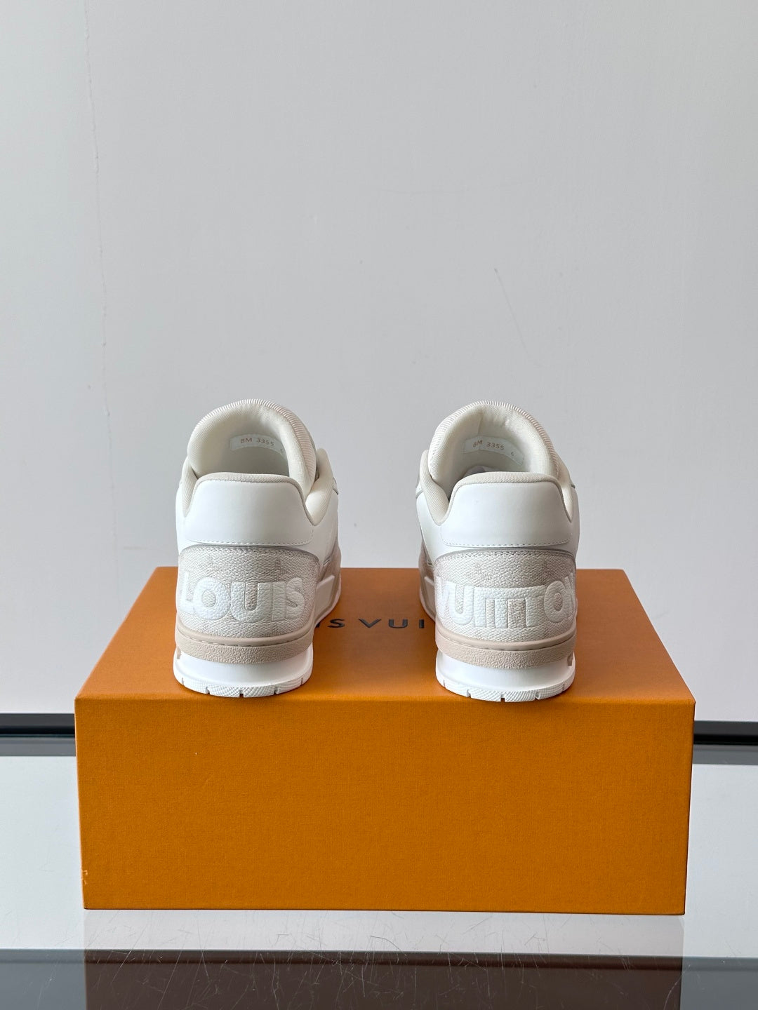 WHITE CHUNKY SNEAKERS