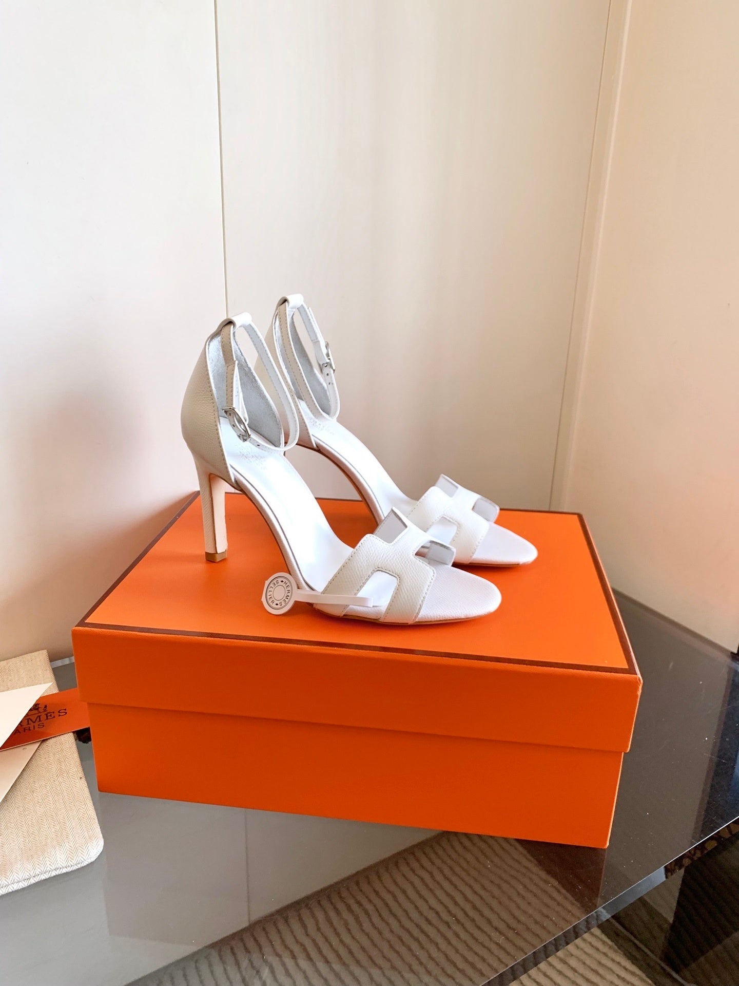 WHITE LEATHER ANKLE STRAP HEEL SANDALS