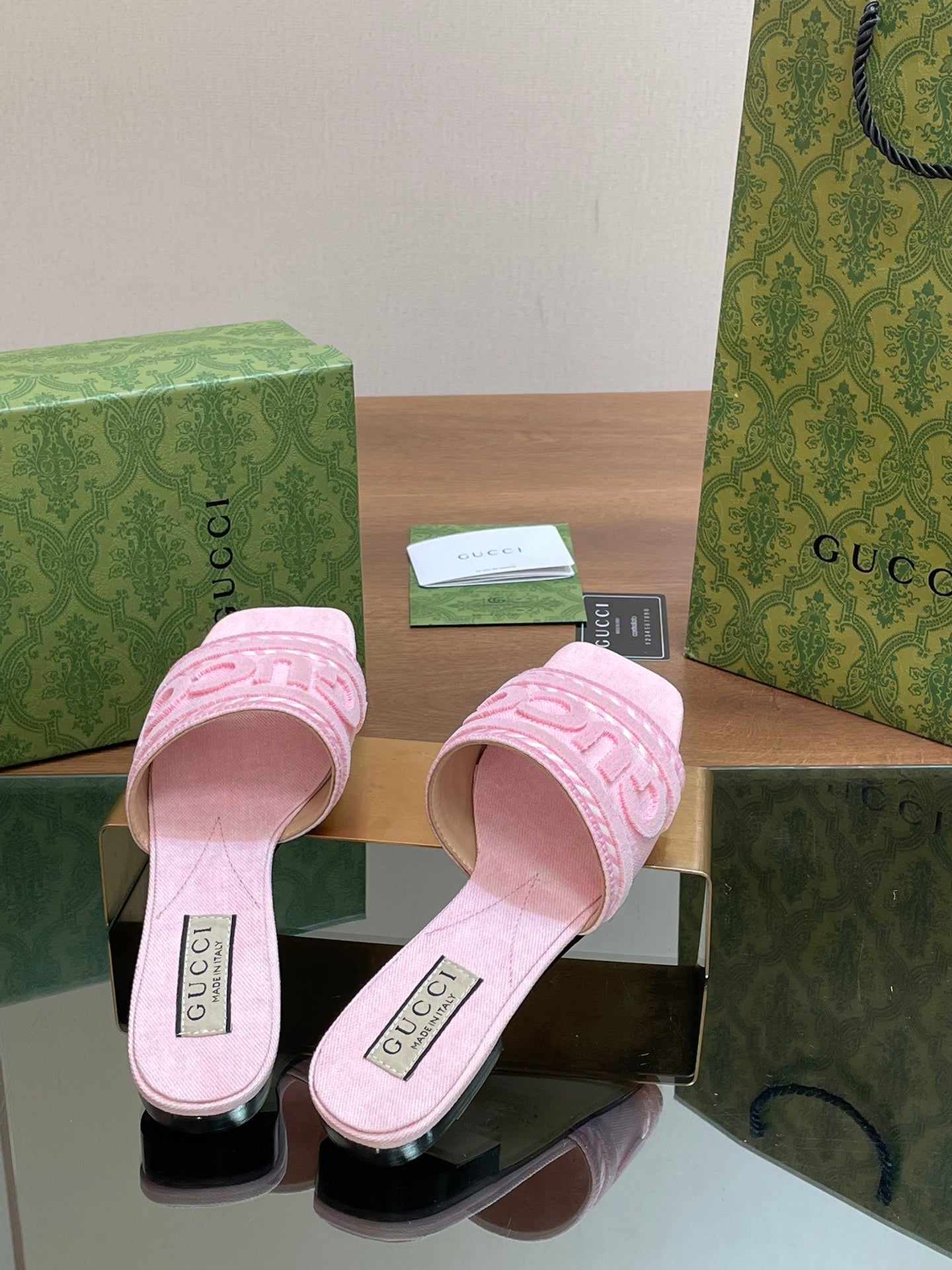 EMBROIDERED FLAT SLIDE SANDALS – SOFT PINK