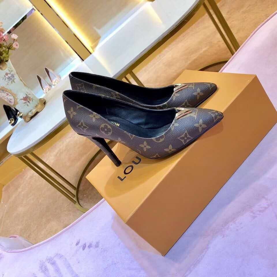 CLASSIC MONOGRAM POINTED TOE PUMPS