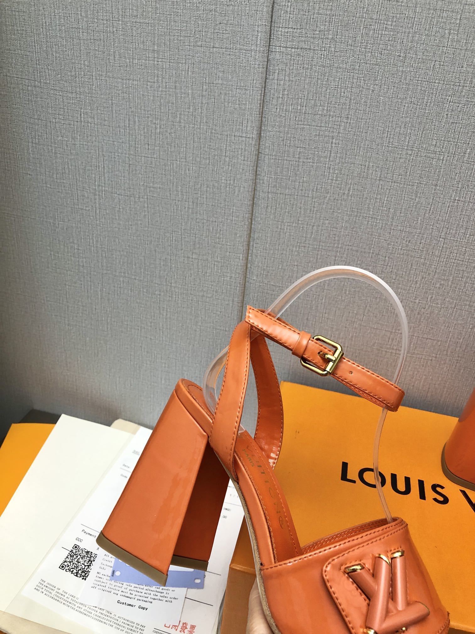 ORANGE PATENT BLOCK HEEL SANDALS