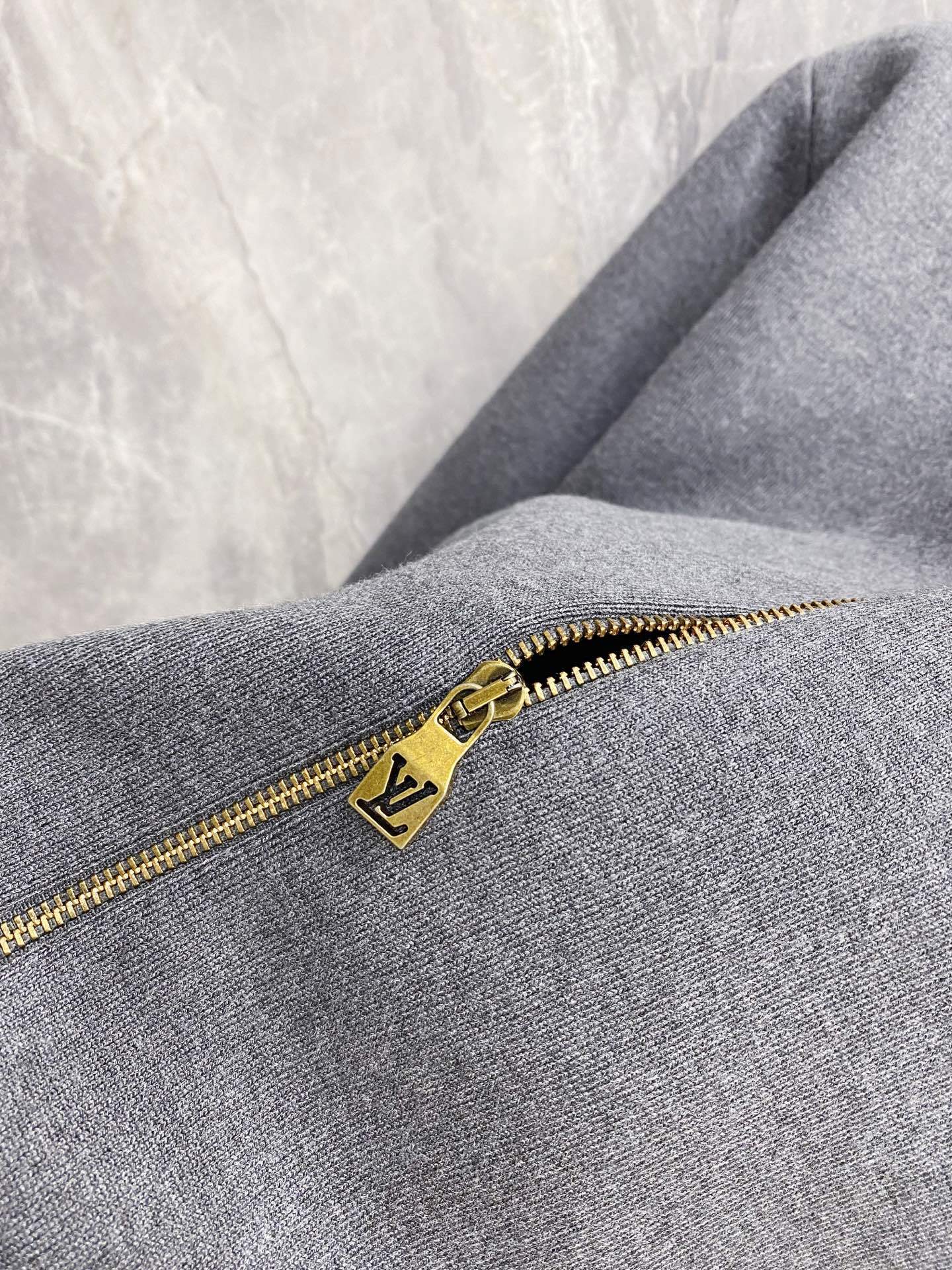 GREY ZIP-UP BOMBER JACKET WITH KNIT DETAILS