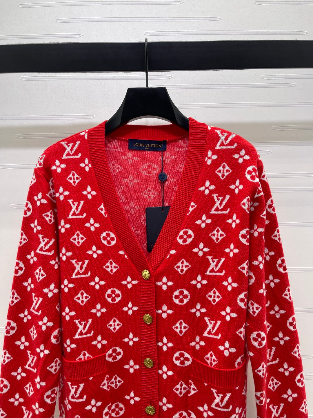 PATTERNED V-NECK BUTTON-UP KNIT CARDIGAN