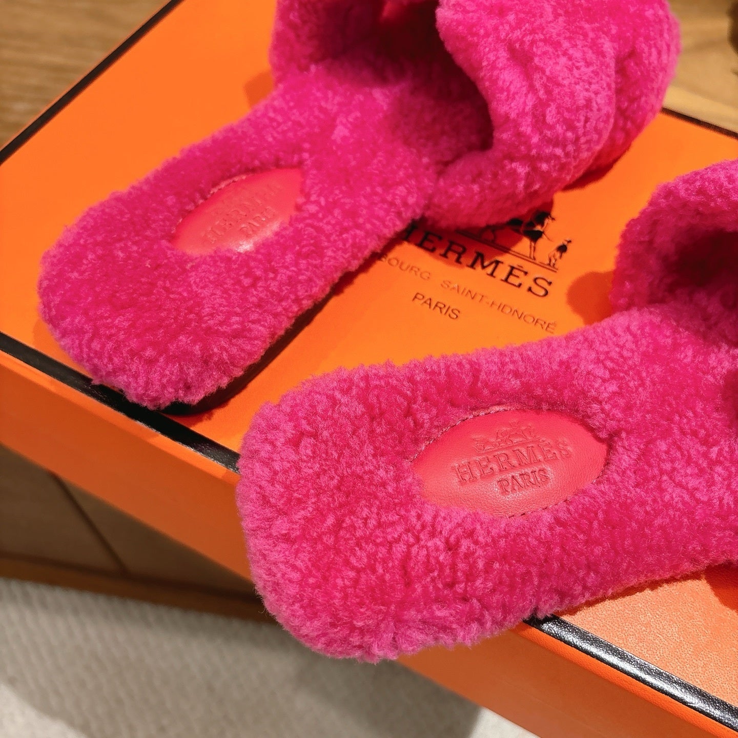 FUCHSIA FAUX FUR SLIDE SLIPPERS