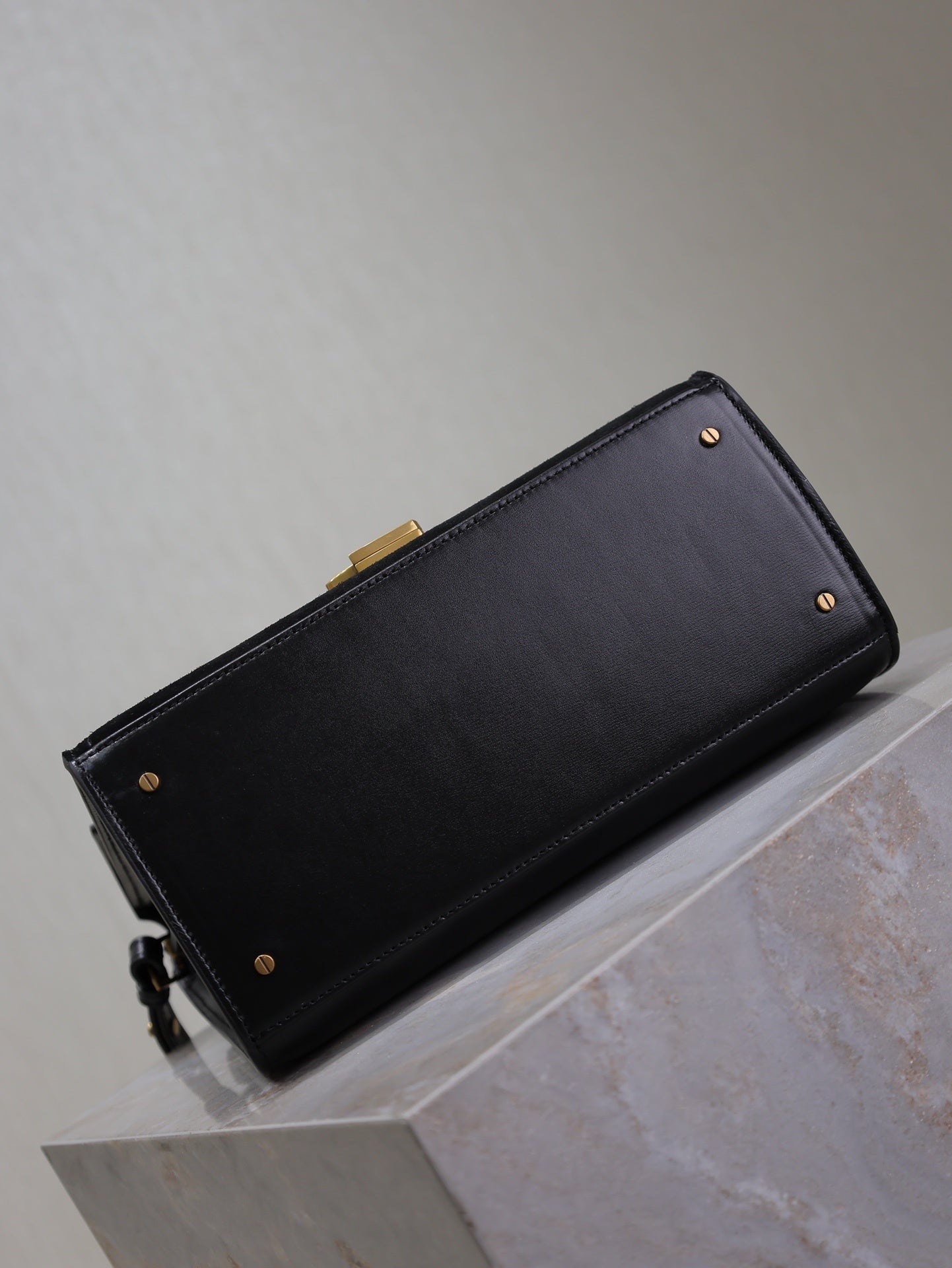 STRUCTURED TOP-HANDLE ENVELOPE BAG