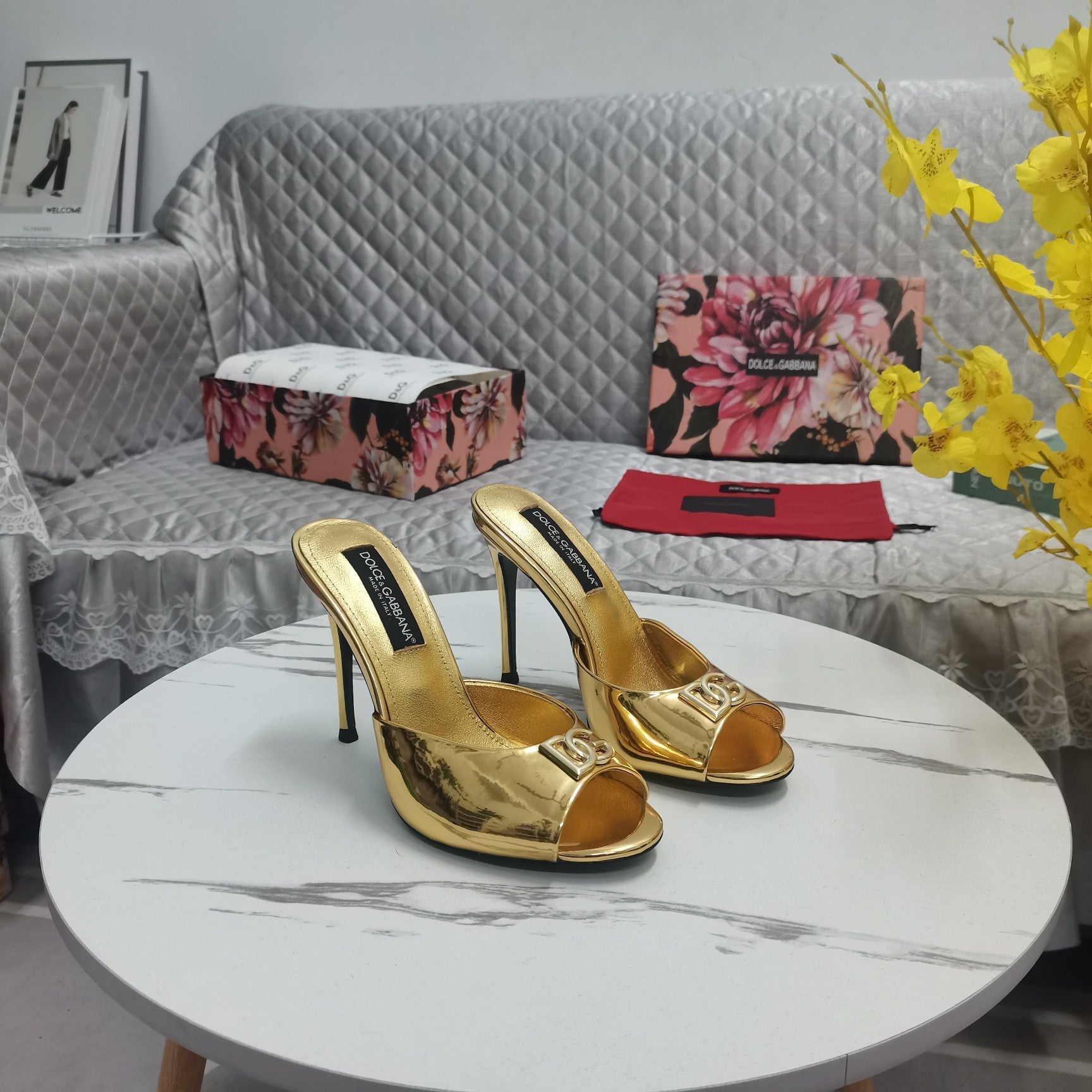 GOLD METALLIC MULE HEEL SANDALS WITH LOGO DETAIL