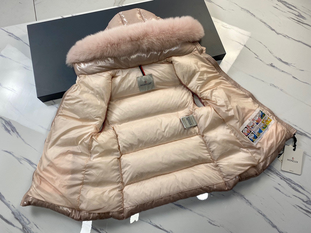 WOMEN’S PADDED FAUX FUR HOODED SLEEVELESS VEST