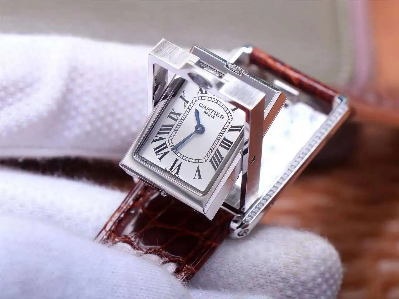 RECTANGULAR DIAL LEATHER STRAP WATCH