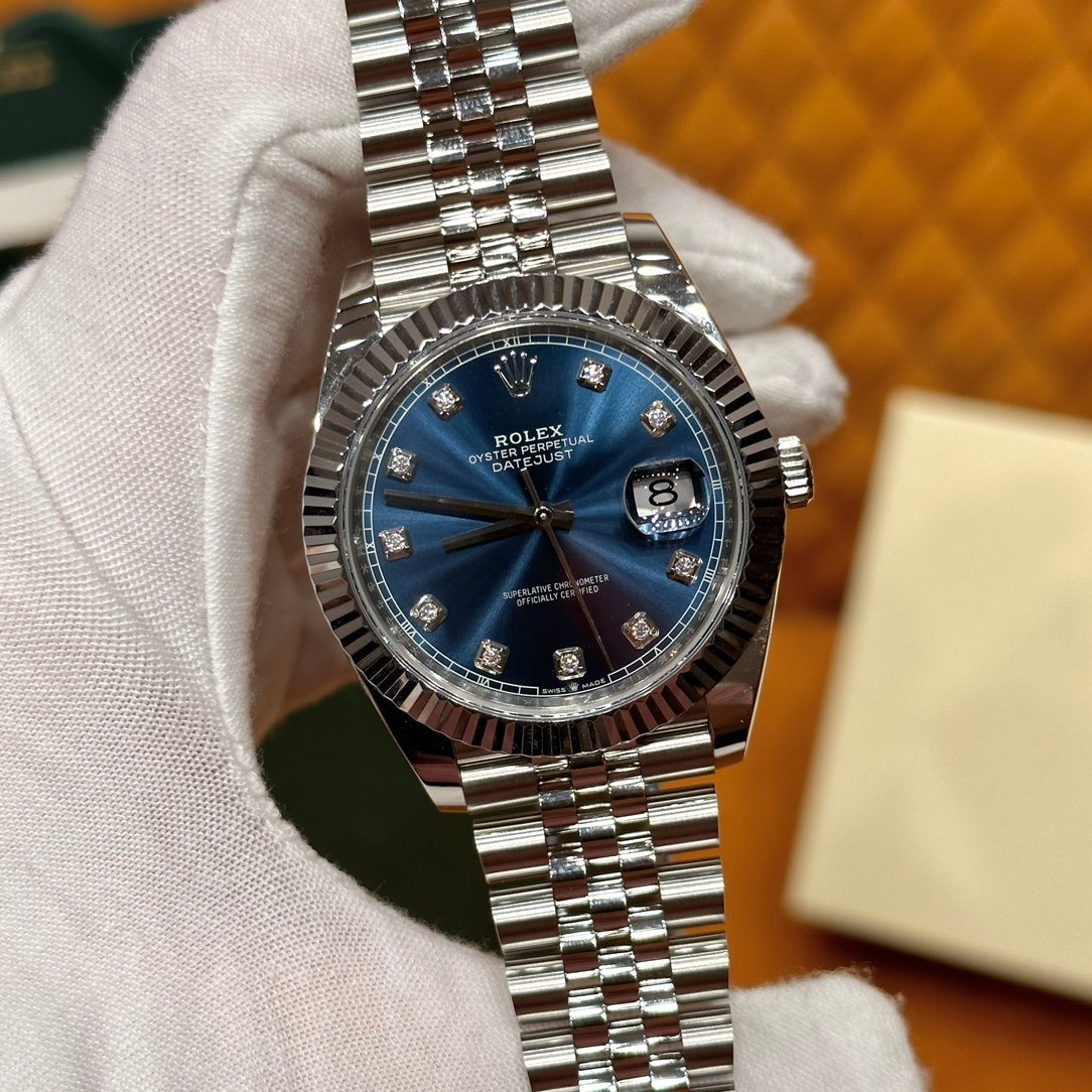 LUXURY BLUE DIAL DIAMOND WATCH