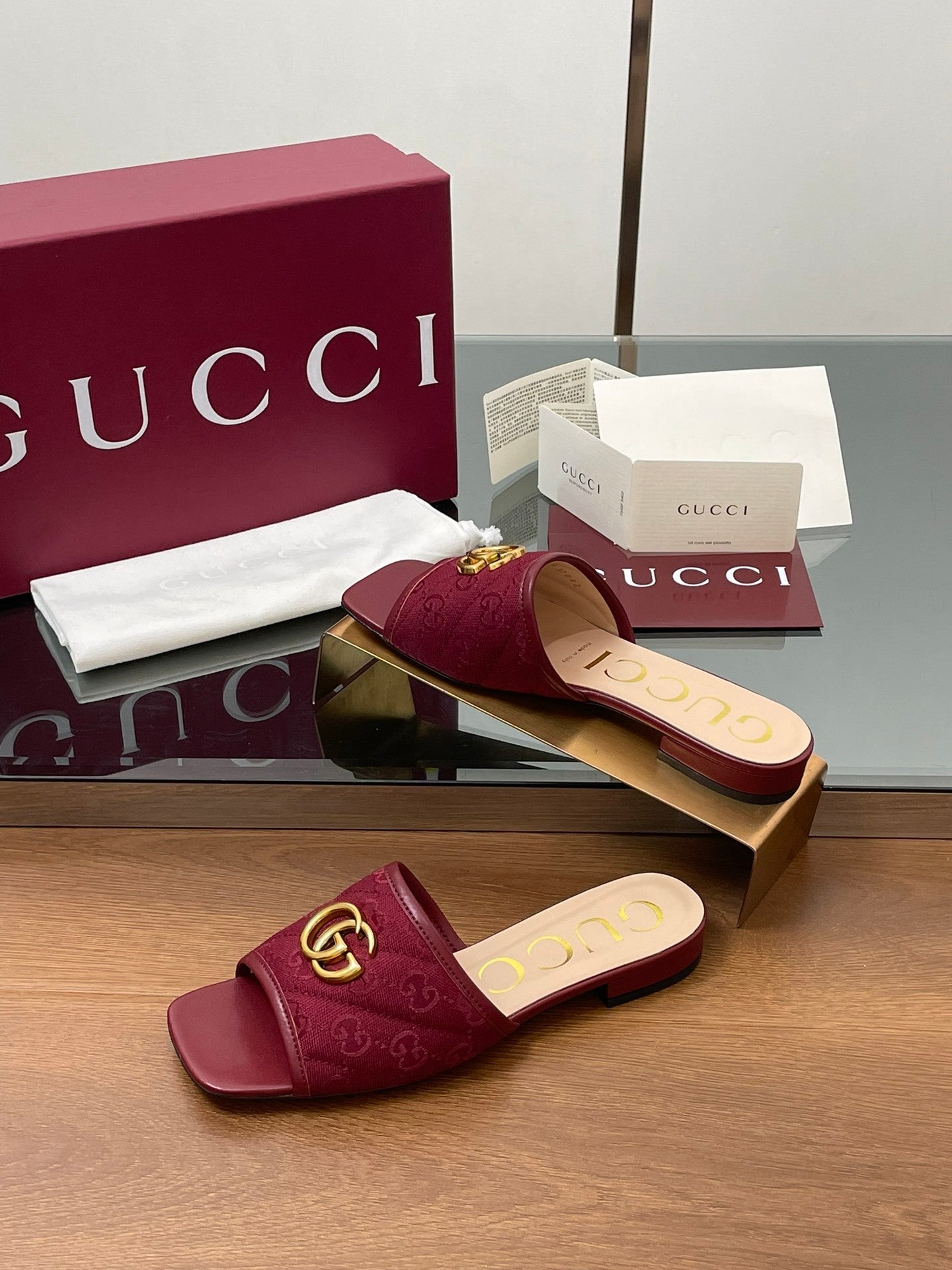 BURGUNDY MONOGRAM FLAT SLIDES