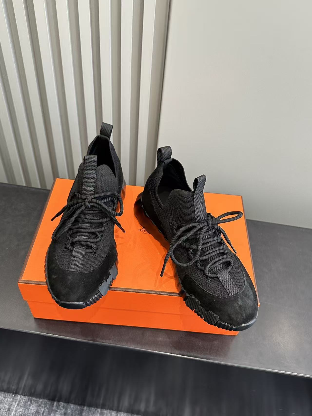 BLACK TECH-KNIT SNEAKERS WITH SUEDE PANELS & SCULPTED SOLE