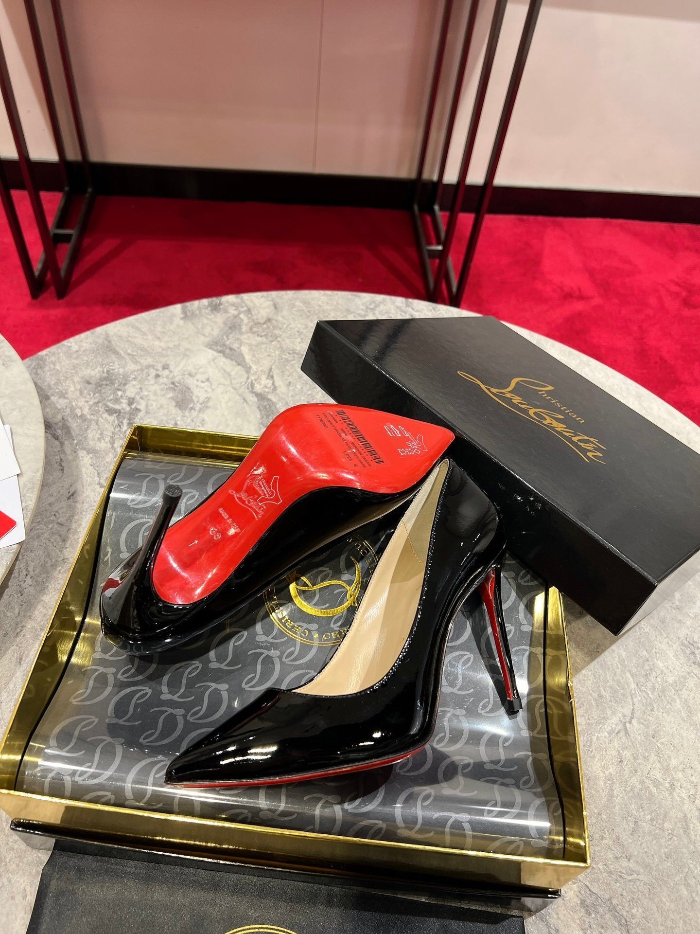 BLACK PATENT CLASSIC POINTED PUMPS