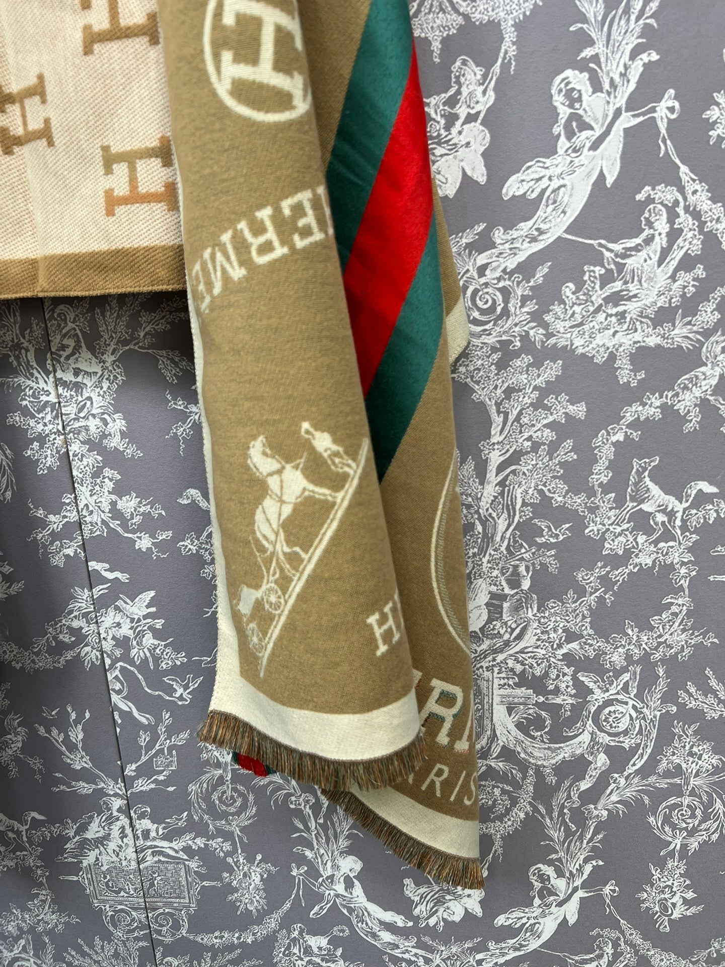 REVERSIBLE JACQUARD CASHMERE-BLEND SCARF WITH EQUESTRIAN MOTIFS