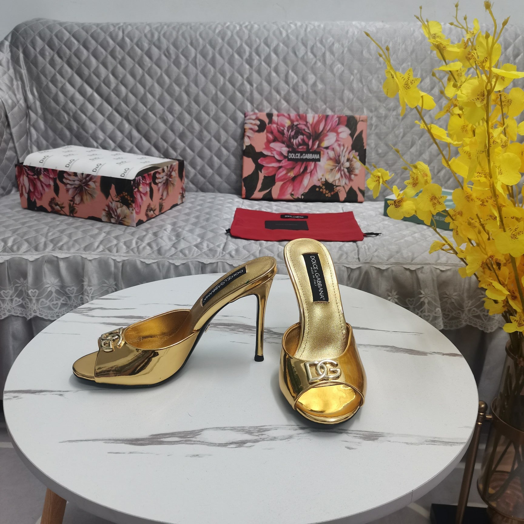 GOLD METALLIC MULE HEEL SANDALS WITH LOGO DETAIL