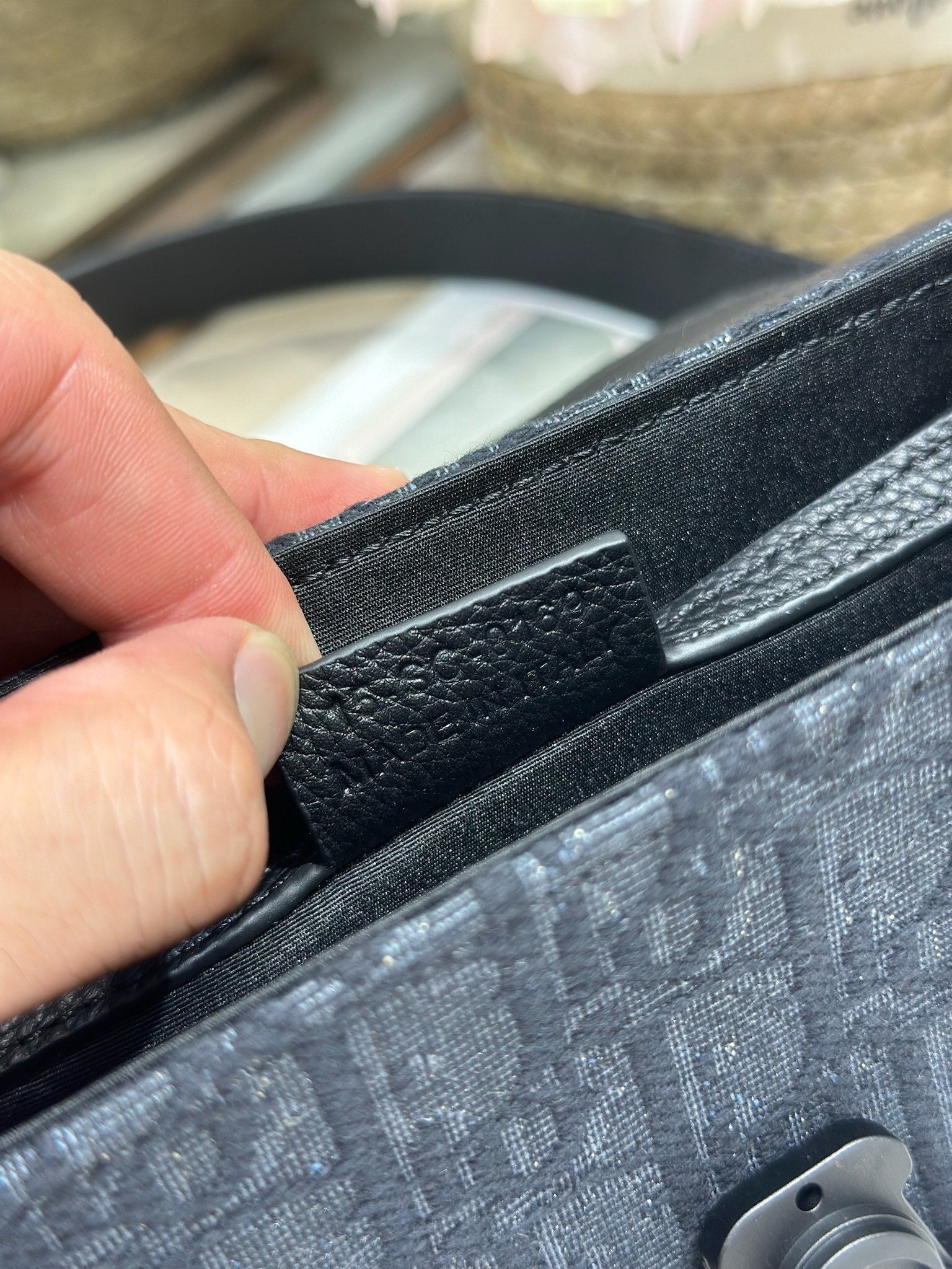 SIGNATURE CANVAS CROSSBODY BAG