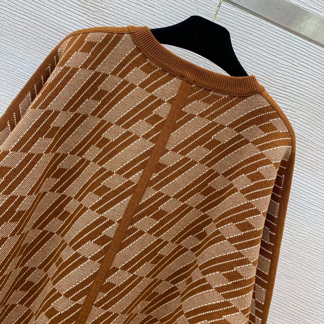 GEOMETRIC JACQUARD KNIT SWEATER IN WARM BROWN TONES