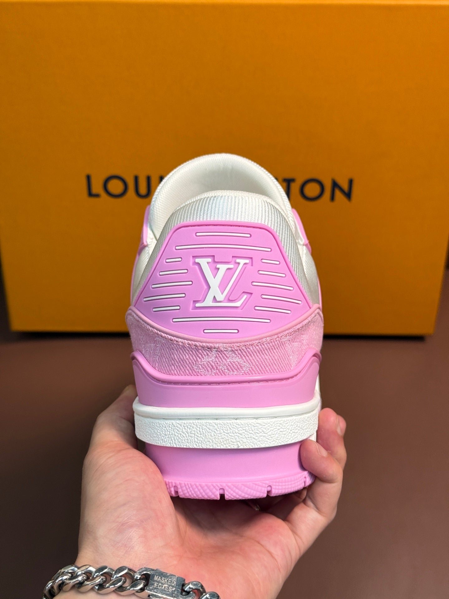 PINK & WHITE TEXTURED LOW-TOP SNEAKERS