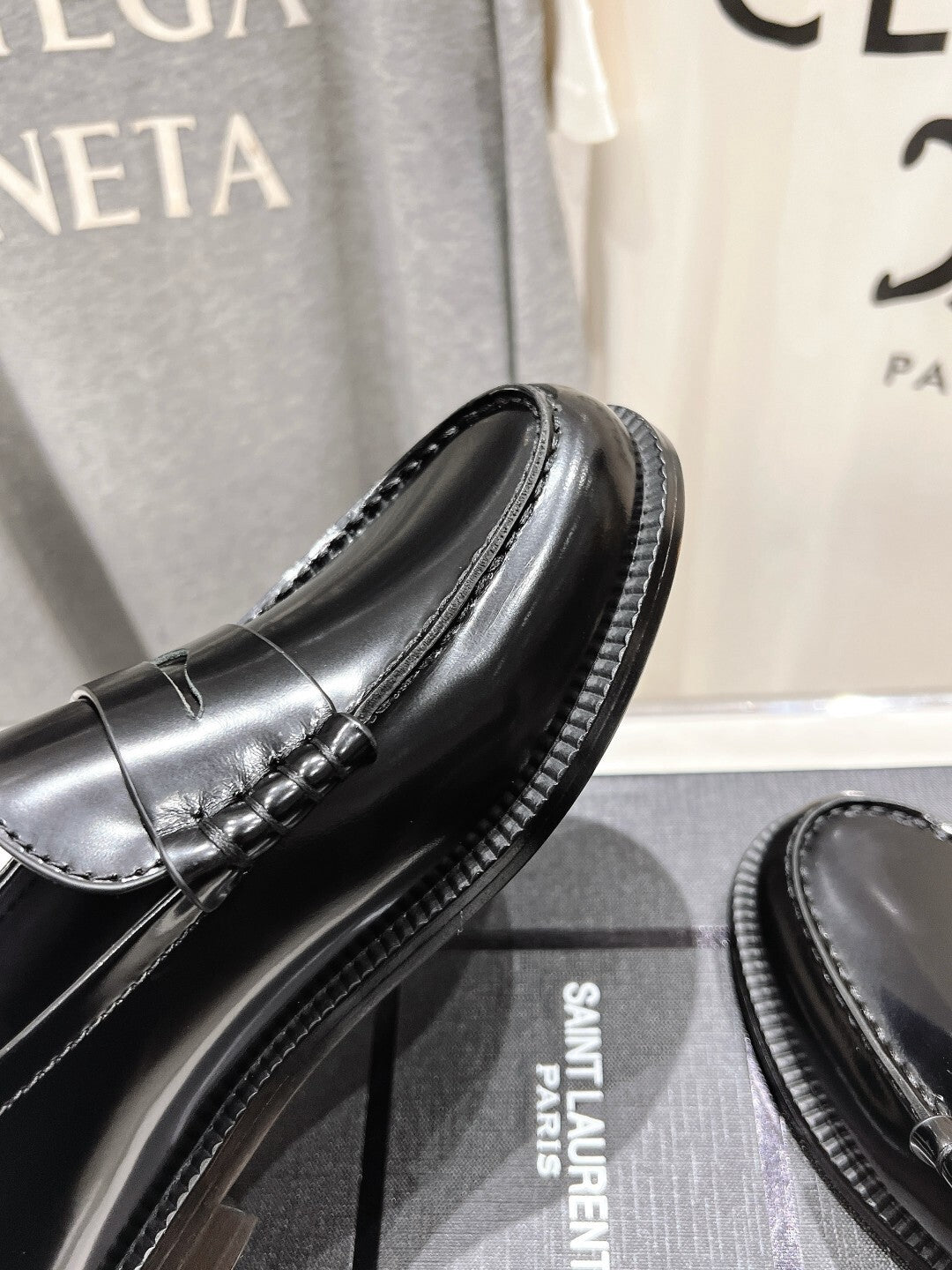 CLASSIC LEATHER PENNY LOAFERS