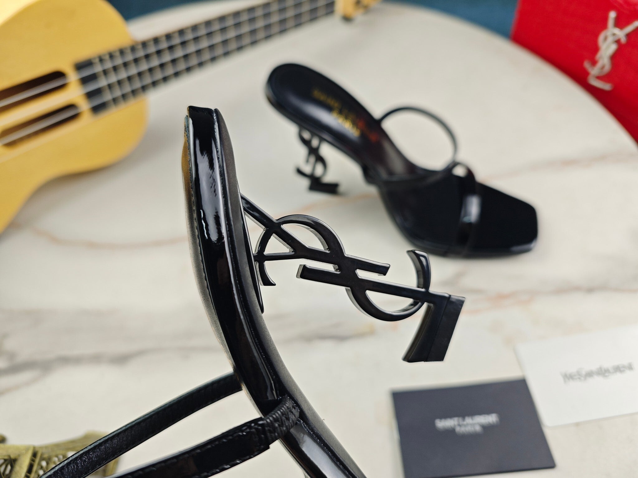 ELEGANT BLACK STRAPPY HEEL SANDALS