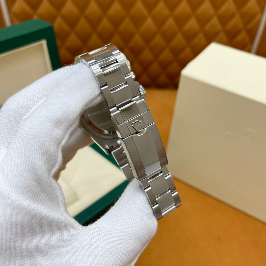 LUXURY CHRONOGRAPH STEEL WATCH