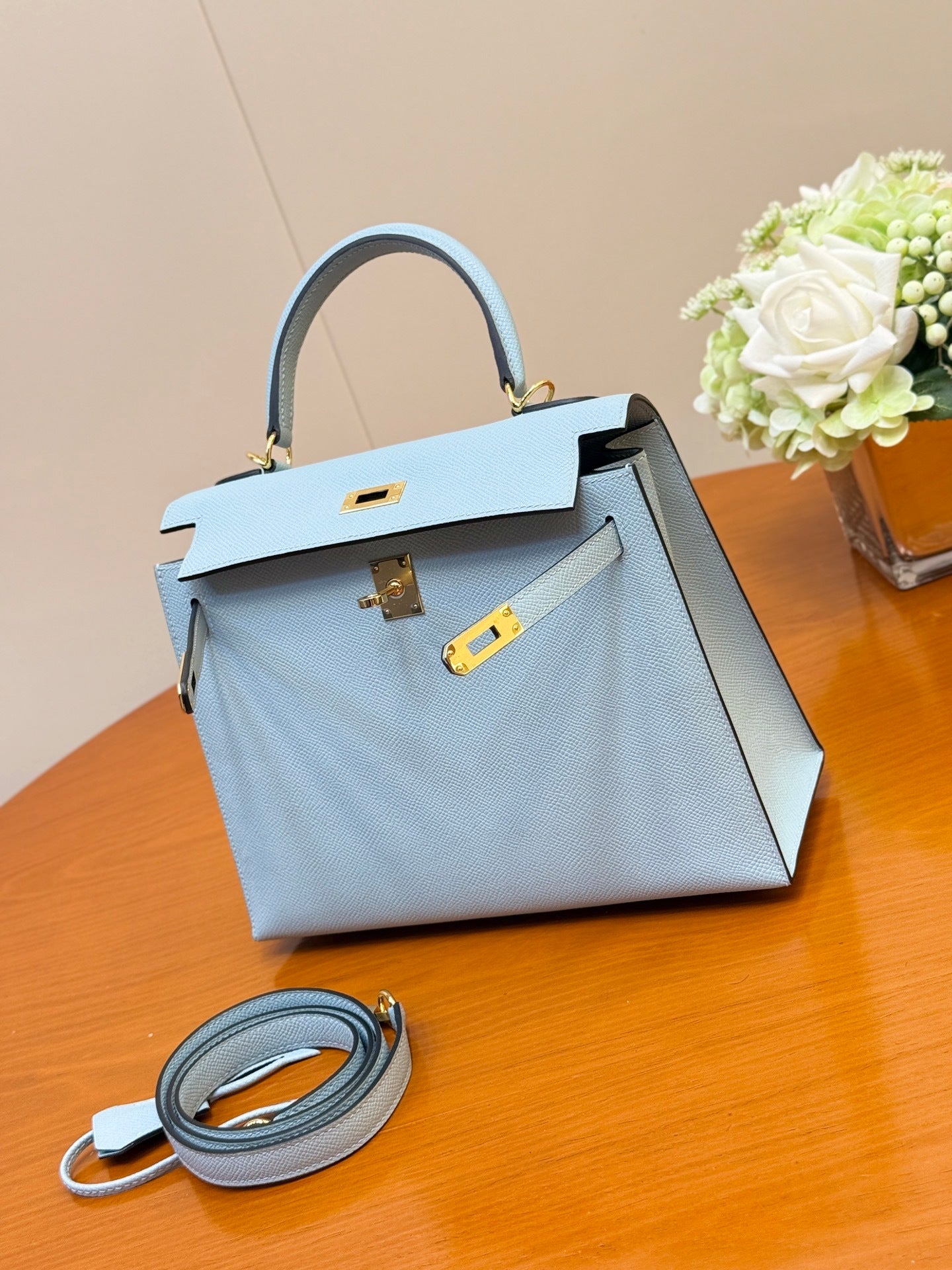 POWDER BLUE ELEGANCE TOP HANDLE BAG
