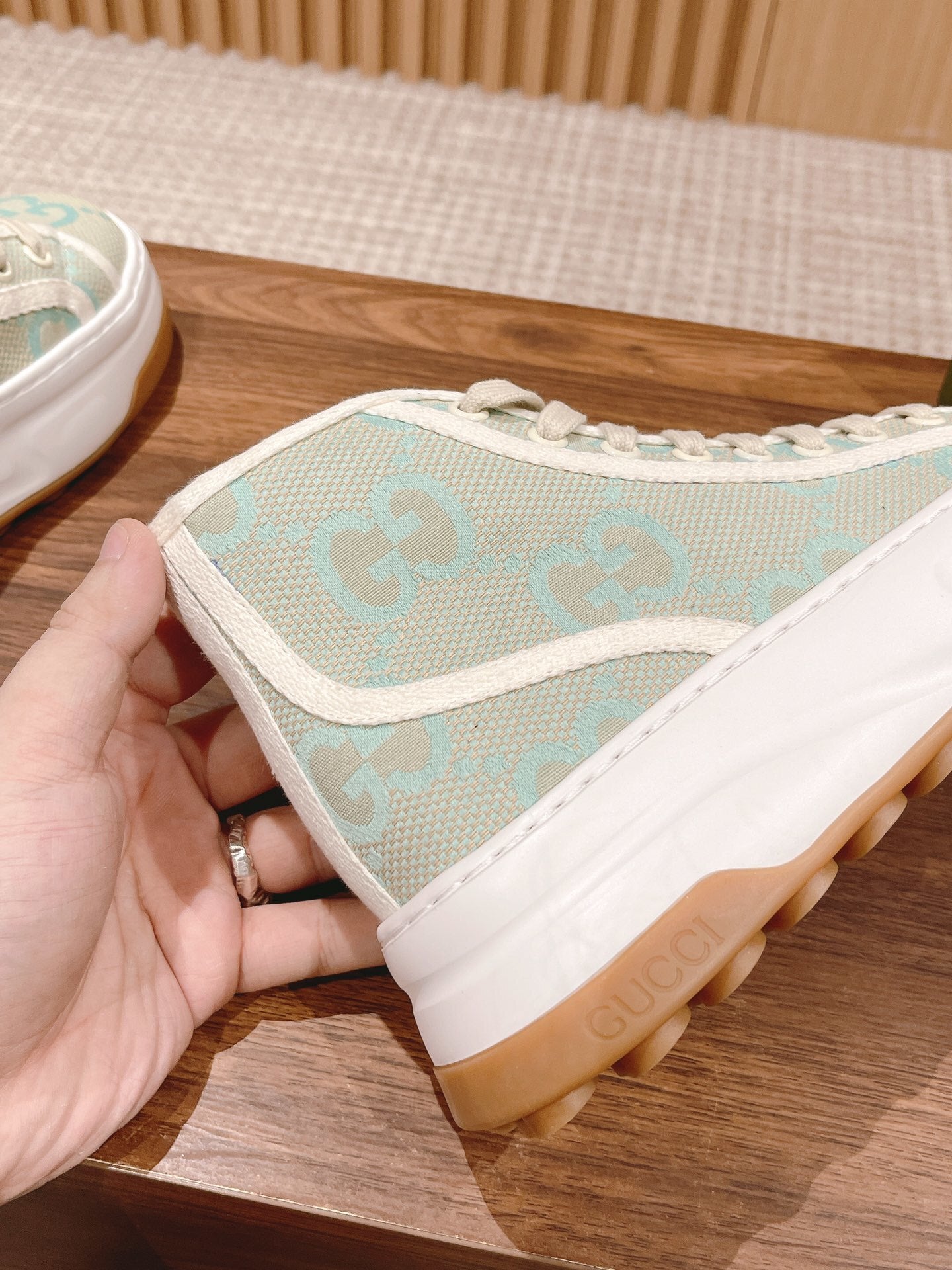 MINT HIGH-TOP CASUAL SNEAKERS