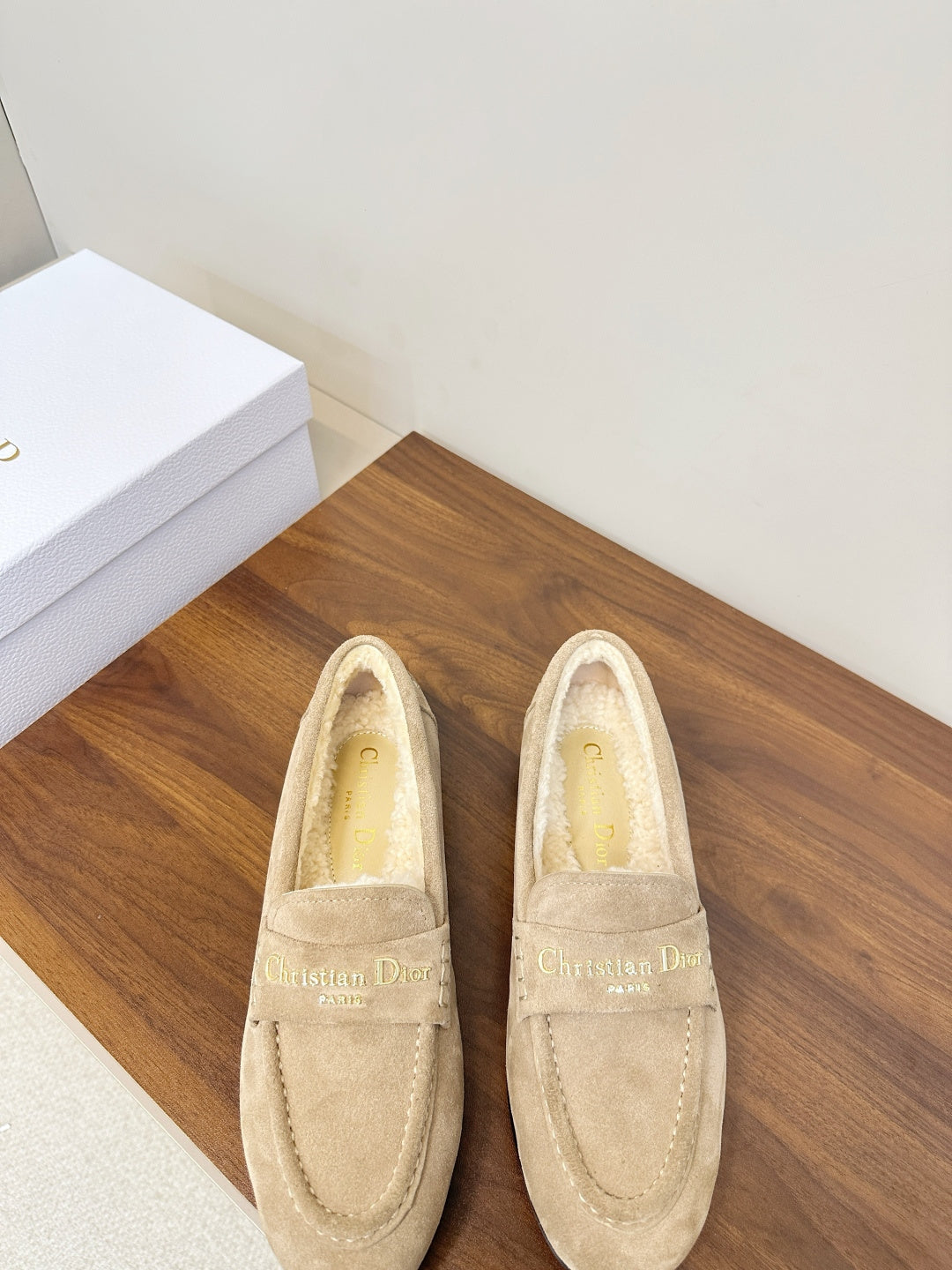 MEN’S BEIGE SUEDE FUR-LINED LOAFERS