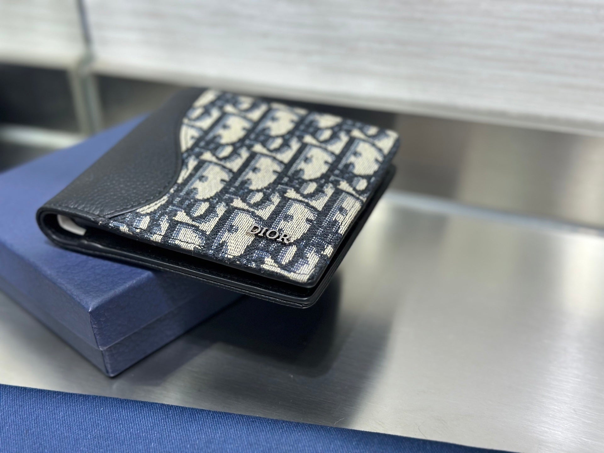 LUXURY TEXTURED CANVAS WALLET WITH LEATHER DETAILS