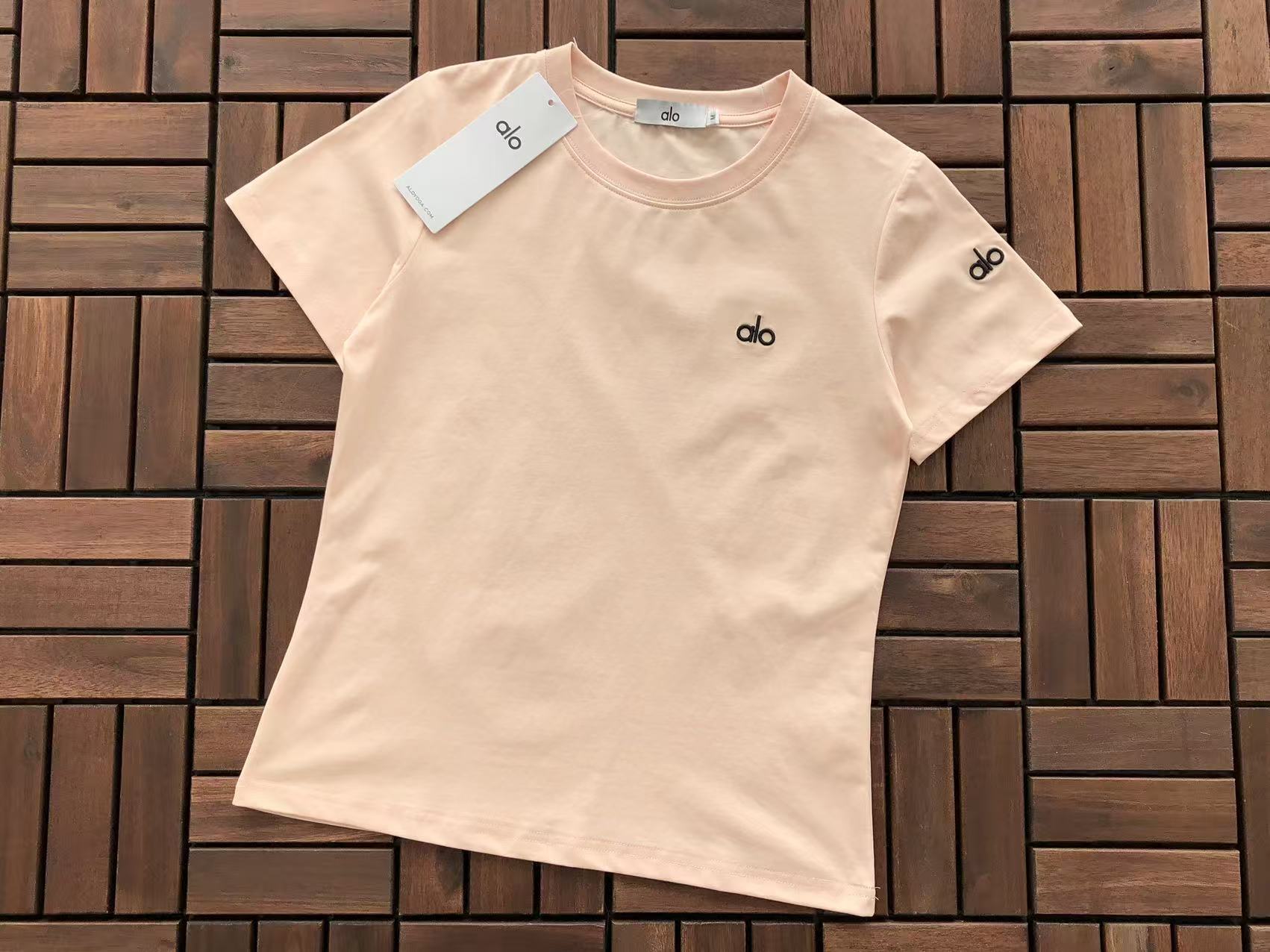 CLASSIC FIT T-SHIRT