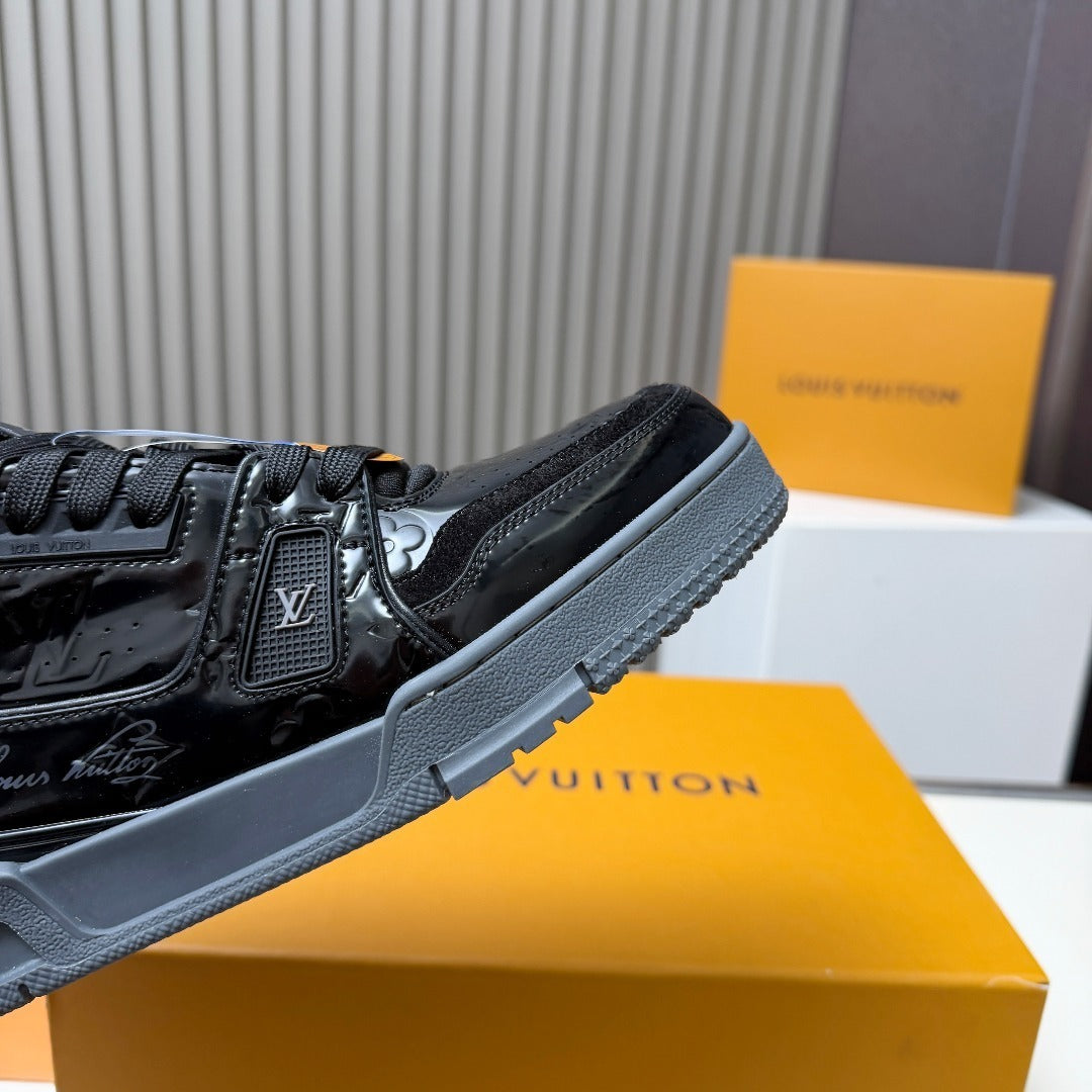 BLACK GLOSS LOW-TOP SNEAKERS WITH SCULPTED SOLE