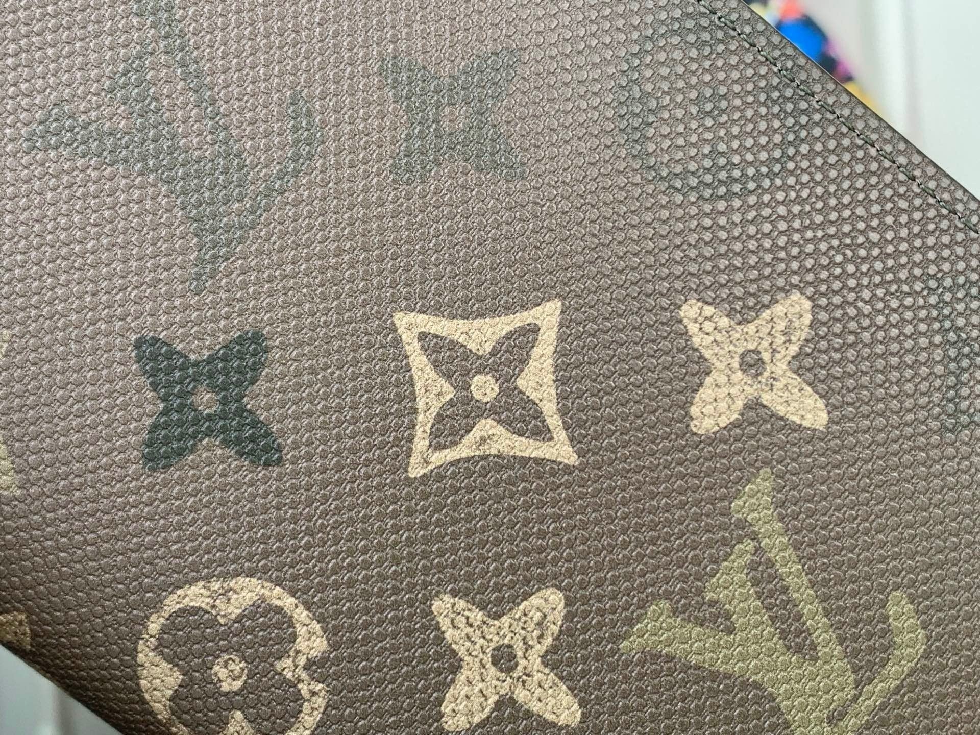 CLASSIC MONOGRAM SLIM WALLET