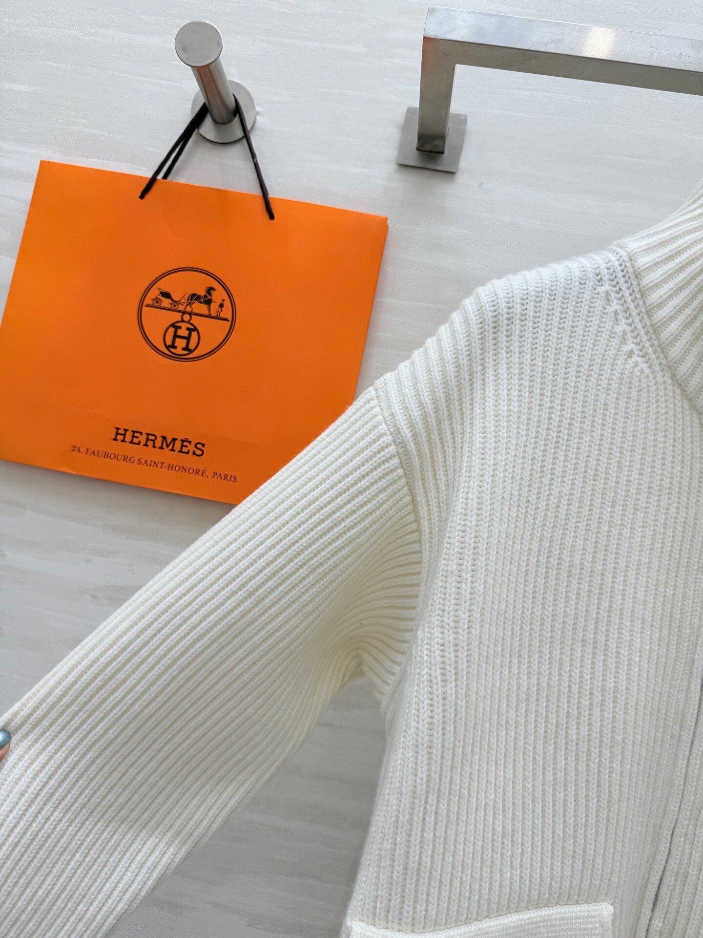 IVORY RIBBED KNIT ZIP CARDIGAN WITH FRONT FLAP POCKETS