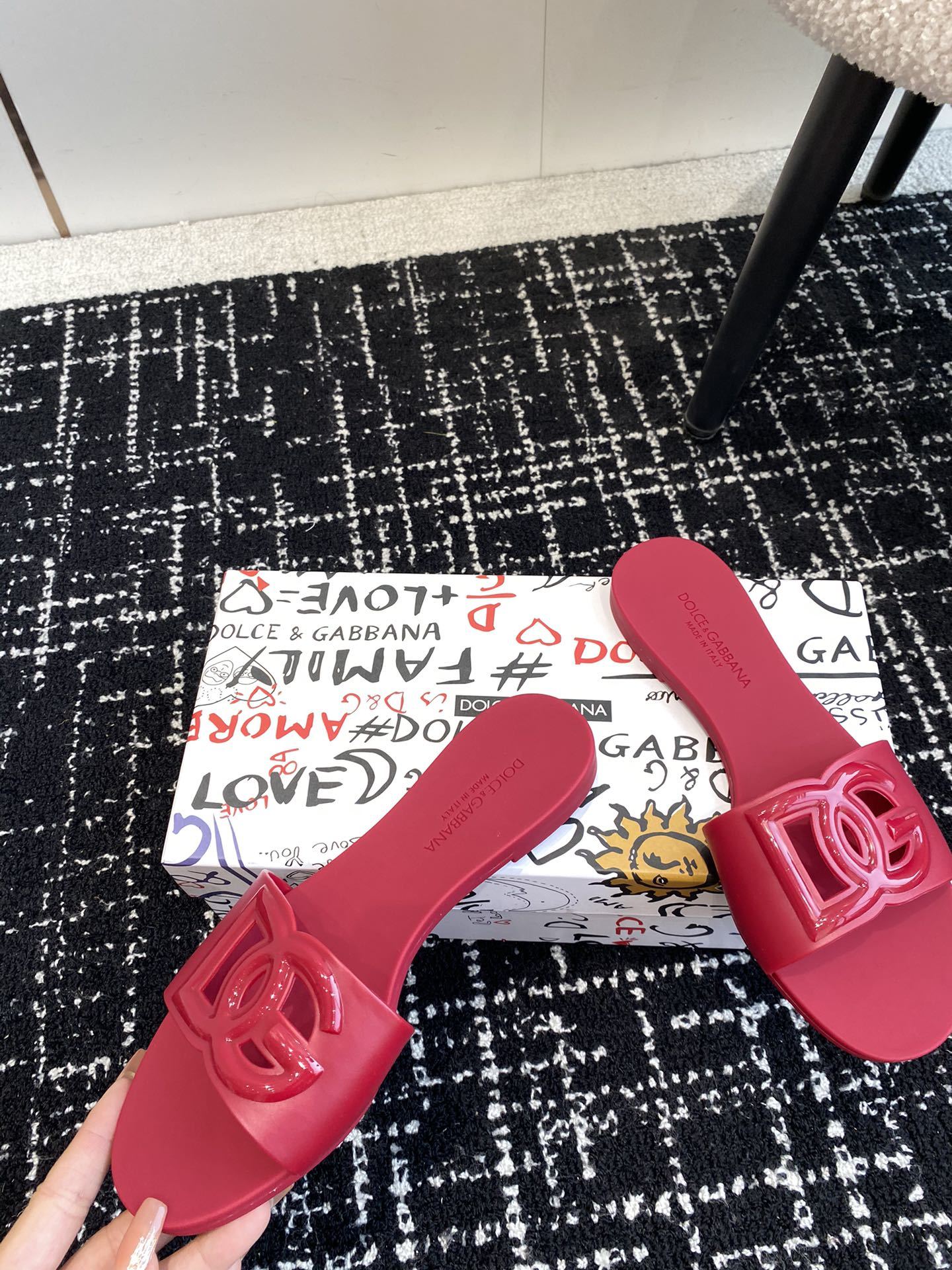 HOT PINK LOGO RUBBER SLIDES