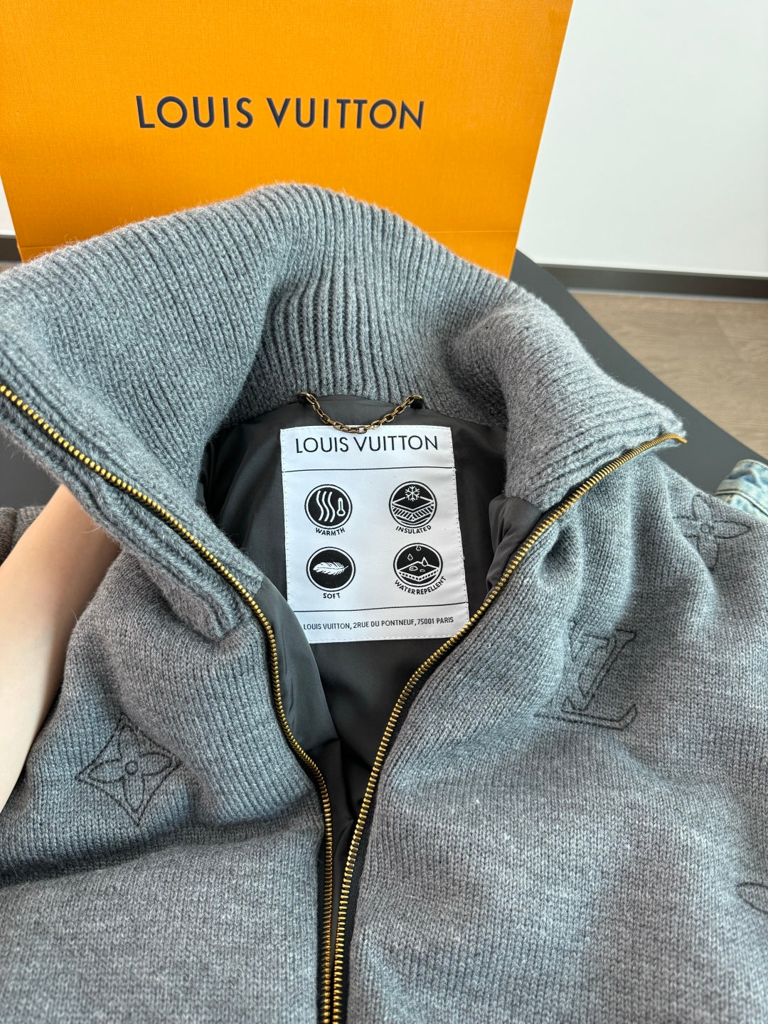 KNIT ZIP-UP JACKET WITH EMBOSSED PATTERN